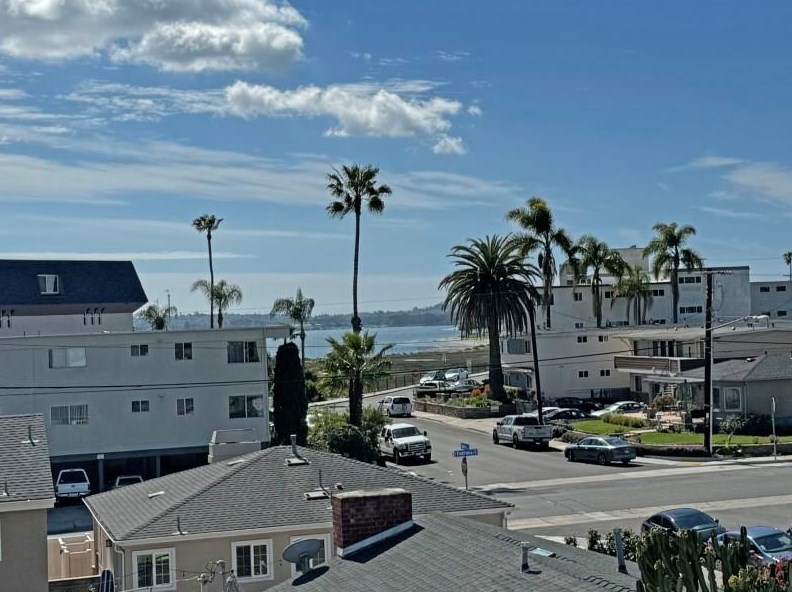 4025 Morrell St, San Diego CA 92109-4641 exterior