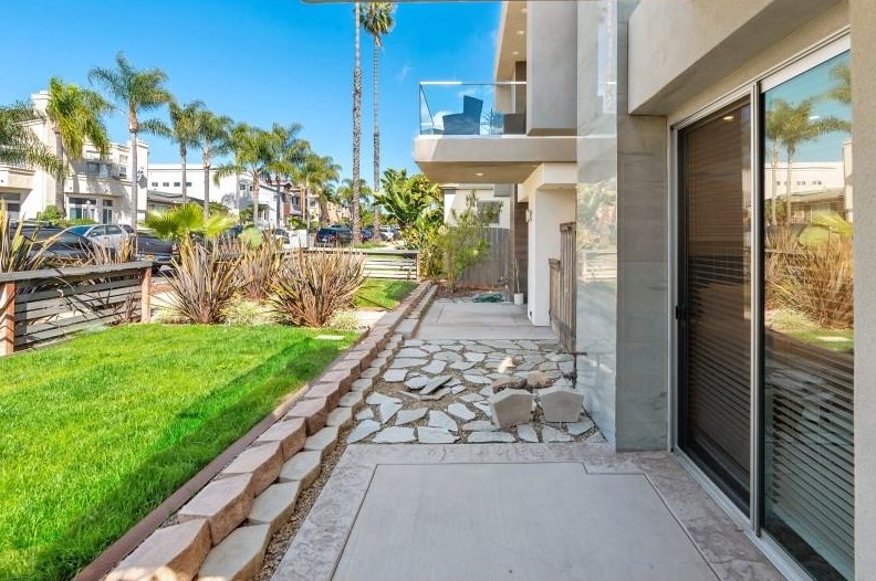 4025 Morrell St, San Diego CA 92109-4641 exterior