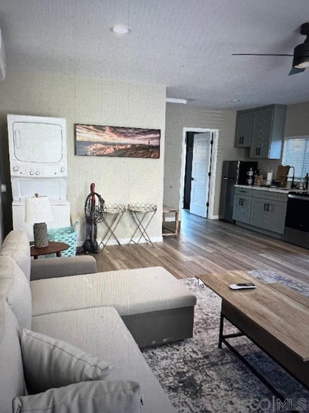 363 Guava Ave, Chula Vista CA  91910-3760 exterior