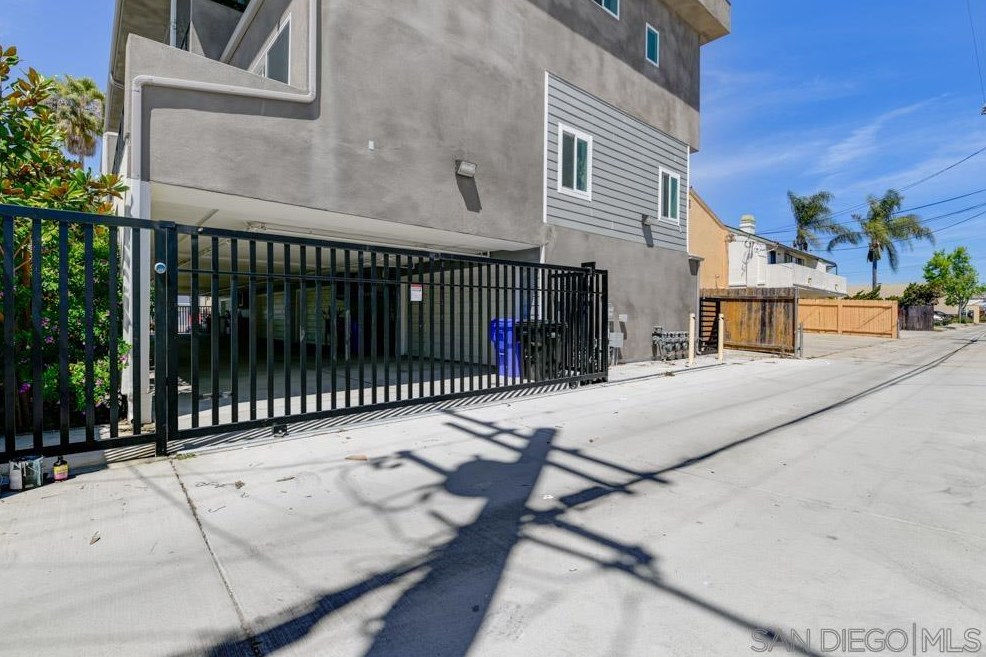 3737 31 St, San Diego CA 92104-3721 exterior