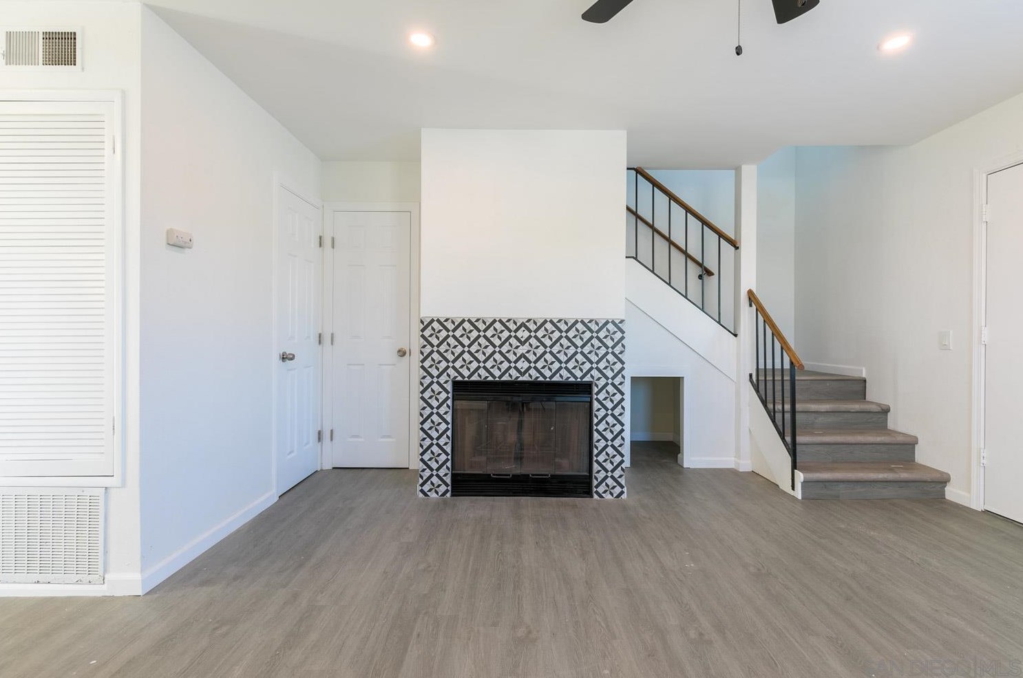 2053 Chatsworth Blvd, San Diego CA 92107-2738 exterior