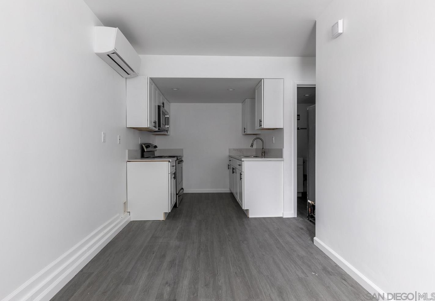 2053 Chatsworth Blvd, San Diego CA 92107-2738 exterior