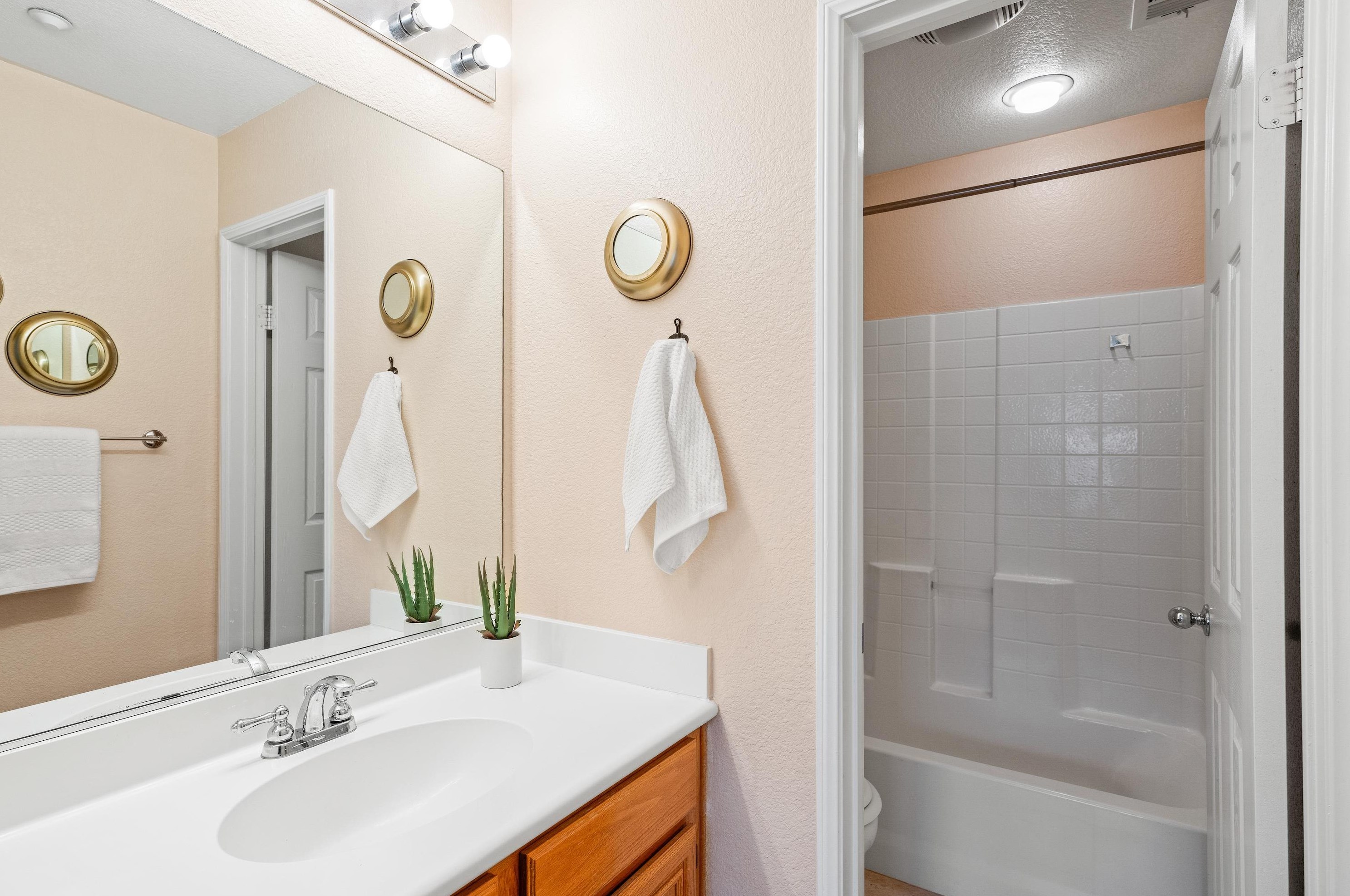 2895 Escala Cir, San Diego CA  92108-6724 exterior