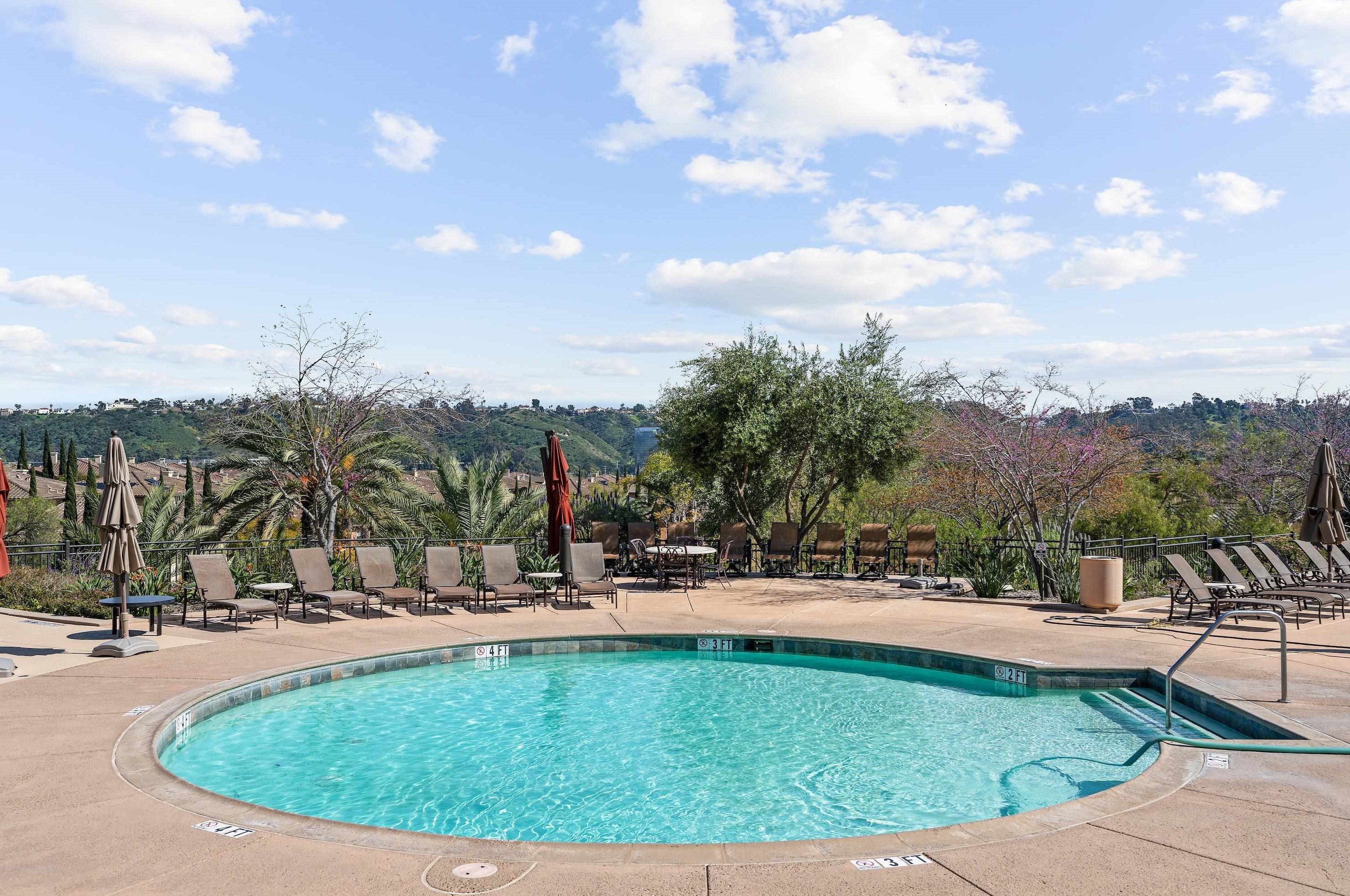 2895 Escala Cir, San Diego CA  92108-6724 exterior