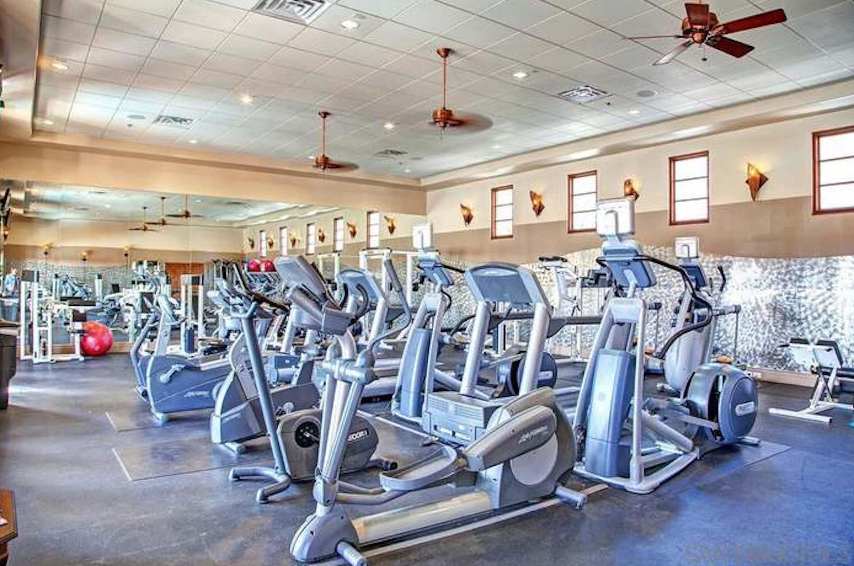 2895 Escala Cir, San Diego CA  92108-6724 exterior