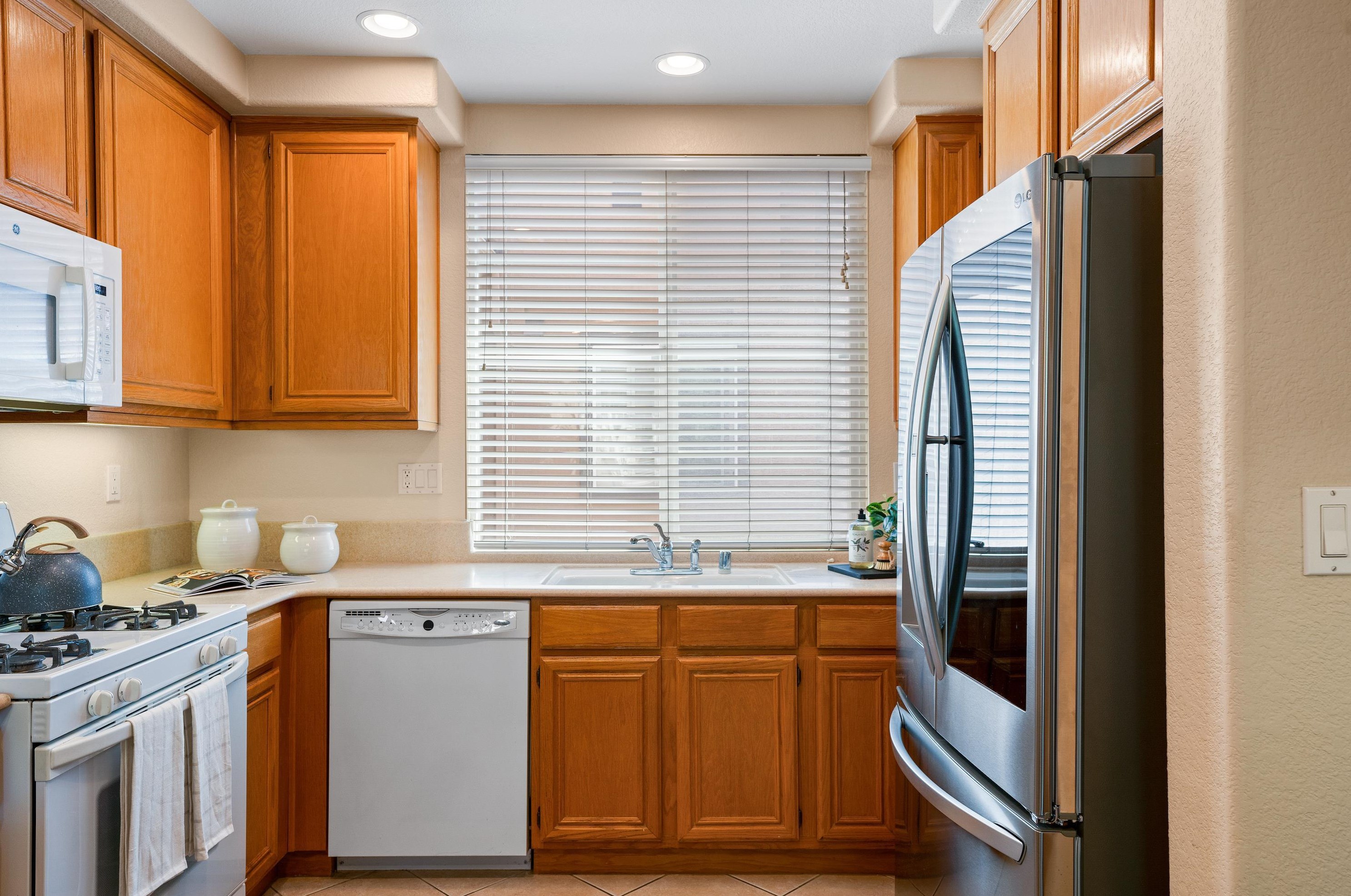 2895 Escala Cir, San Diego CA  92108-6724 exterior