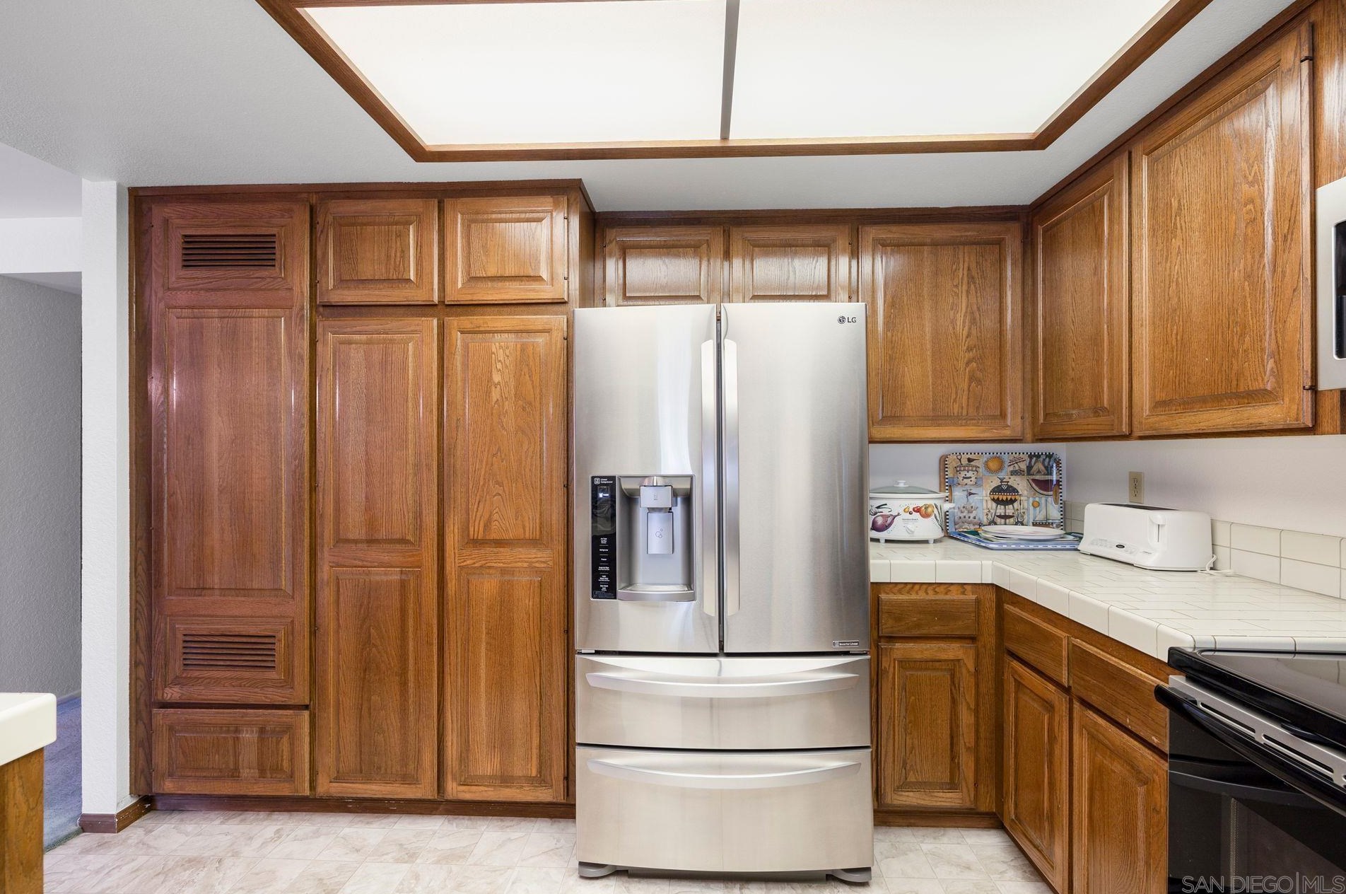 79 Montego Ct, San Diego CA 92118-3252 exterior