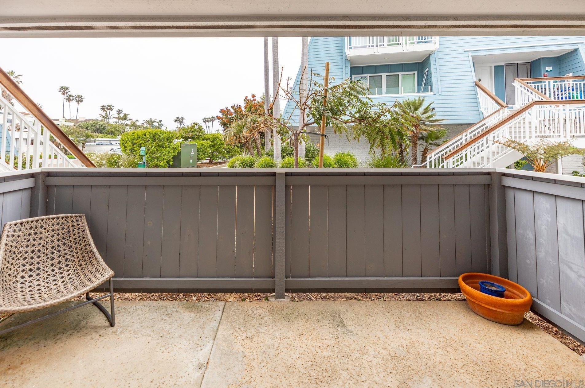 79 Montego Ct, San Diego CA 92118-3252 exterior