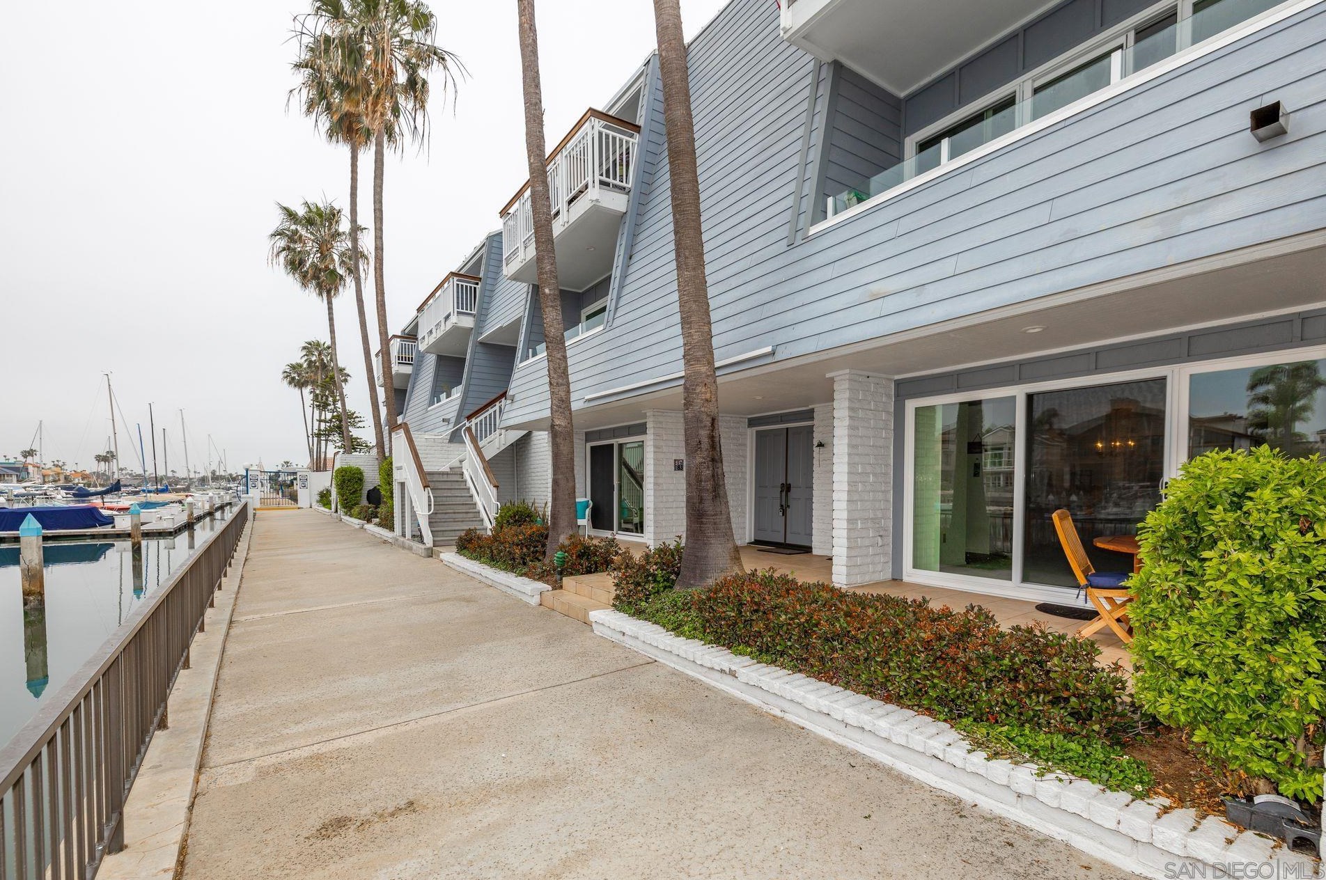 79 Montego Ct, San Diego CA 92118-3252 exterior