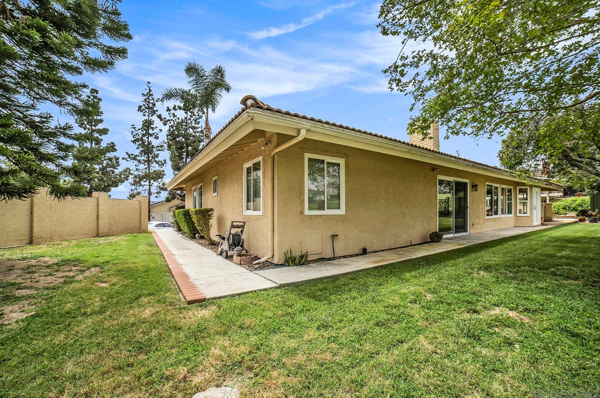 17321 Grandee Pl, San Diego CA 92128-2154 exterior