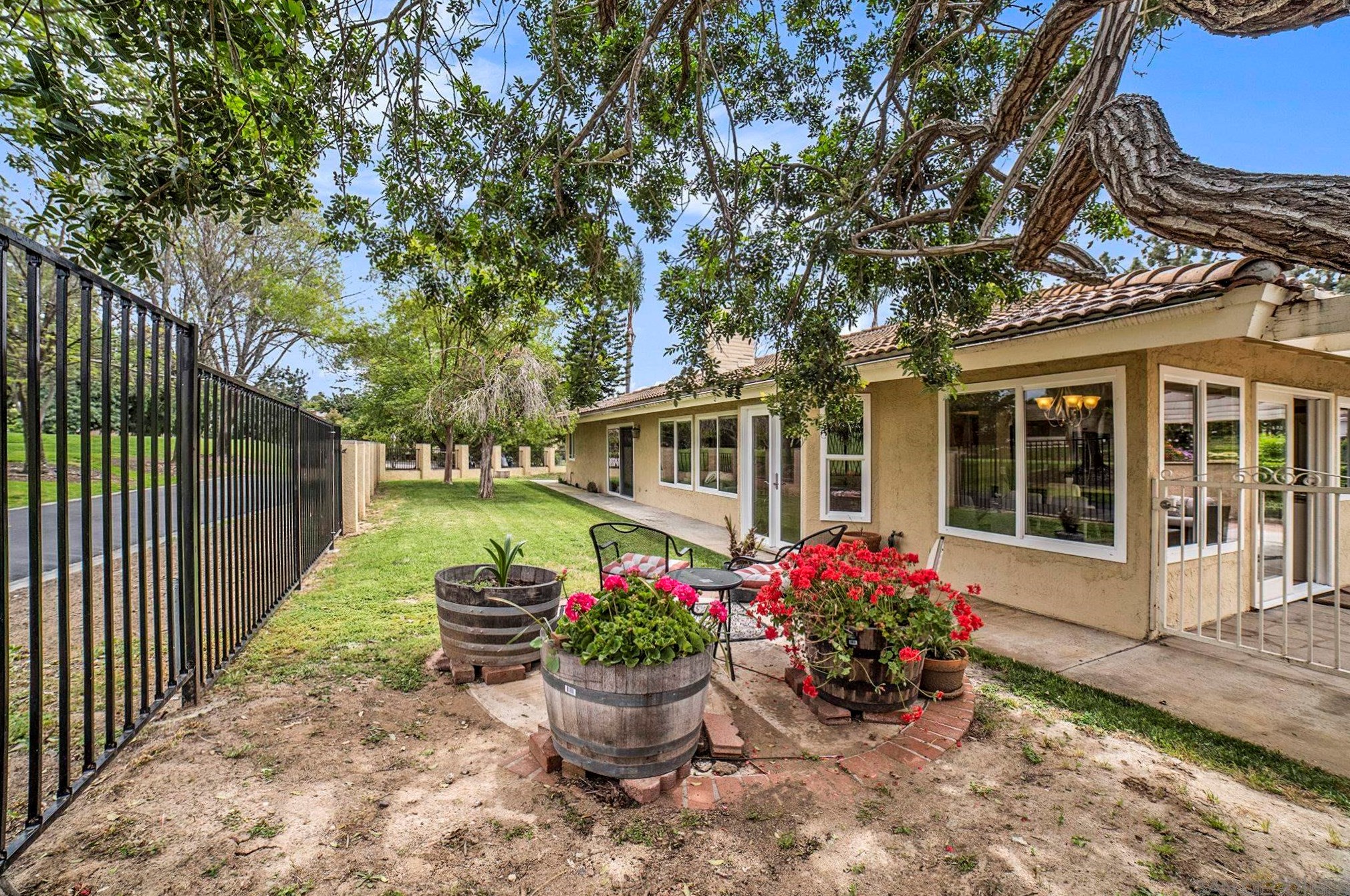 17321 Grandee Pl, San Diego CA 92128-2154 exterior