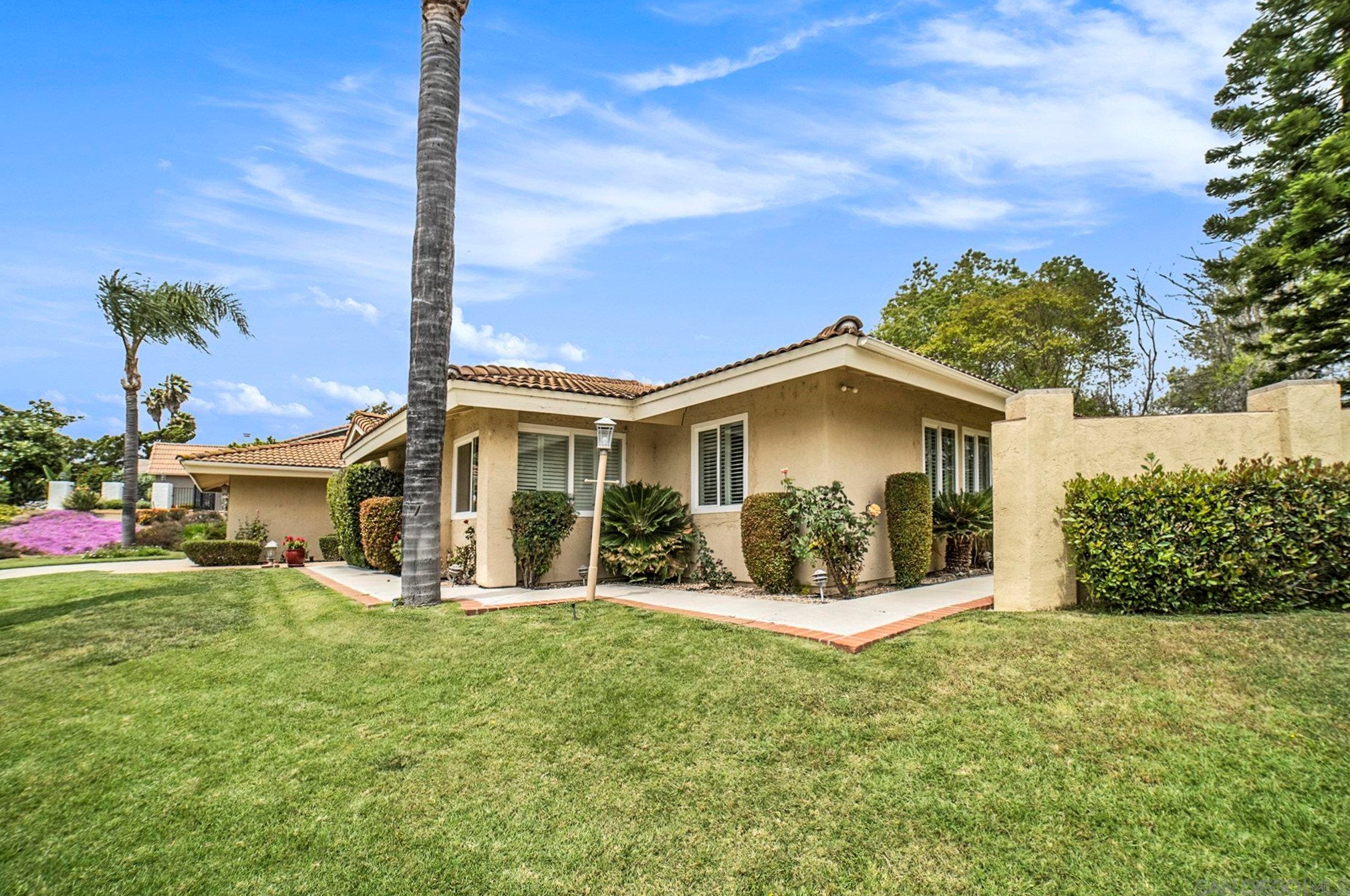 17321 Grandee Pl, San Diego CA 92128-2154 exterior