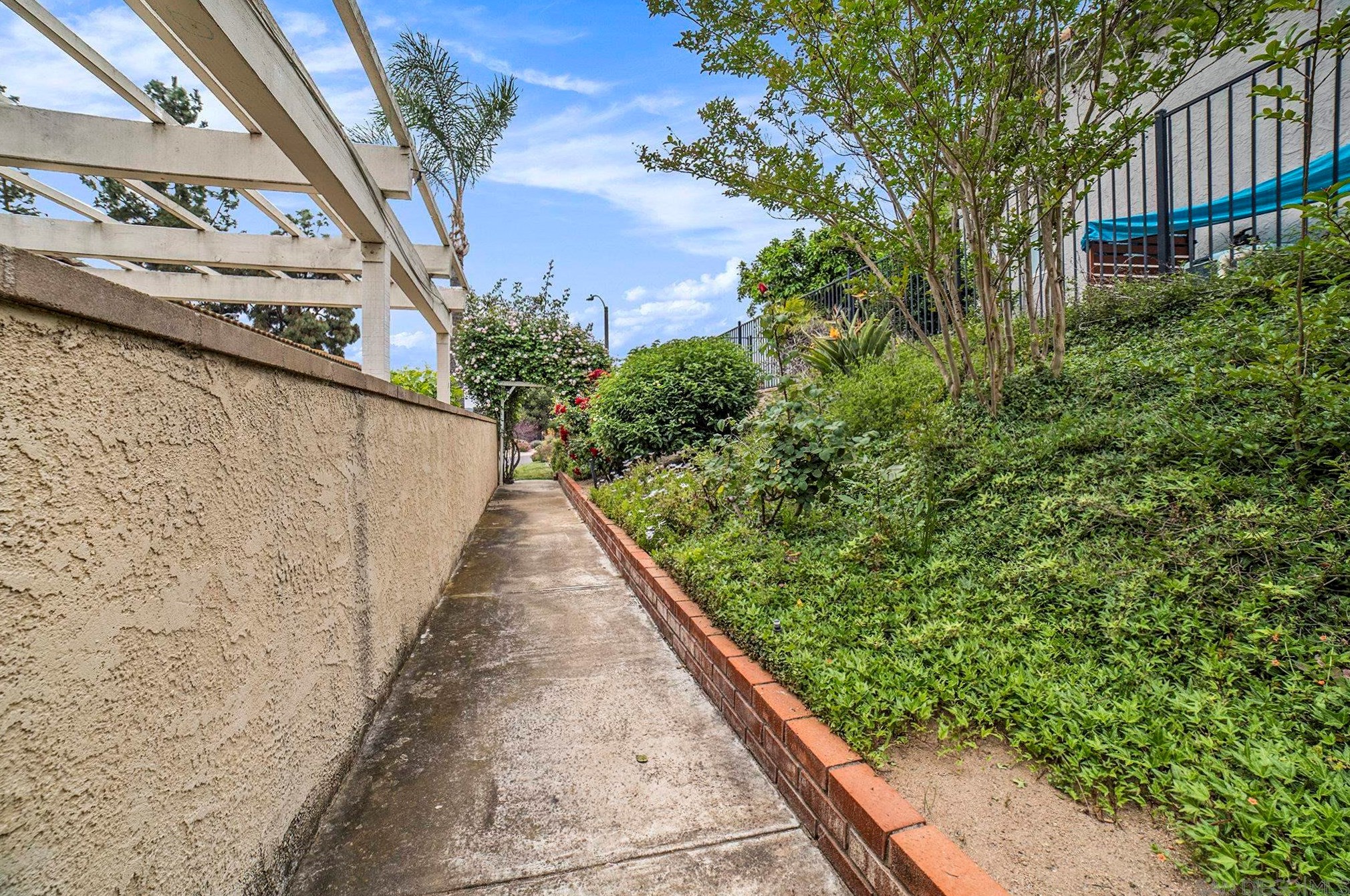 17321 Grandee Pl, San Diego CA 92128-2154 exterior