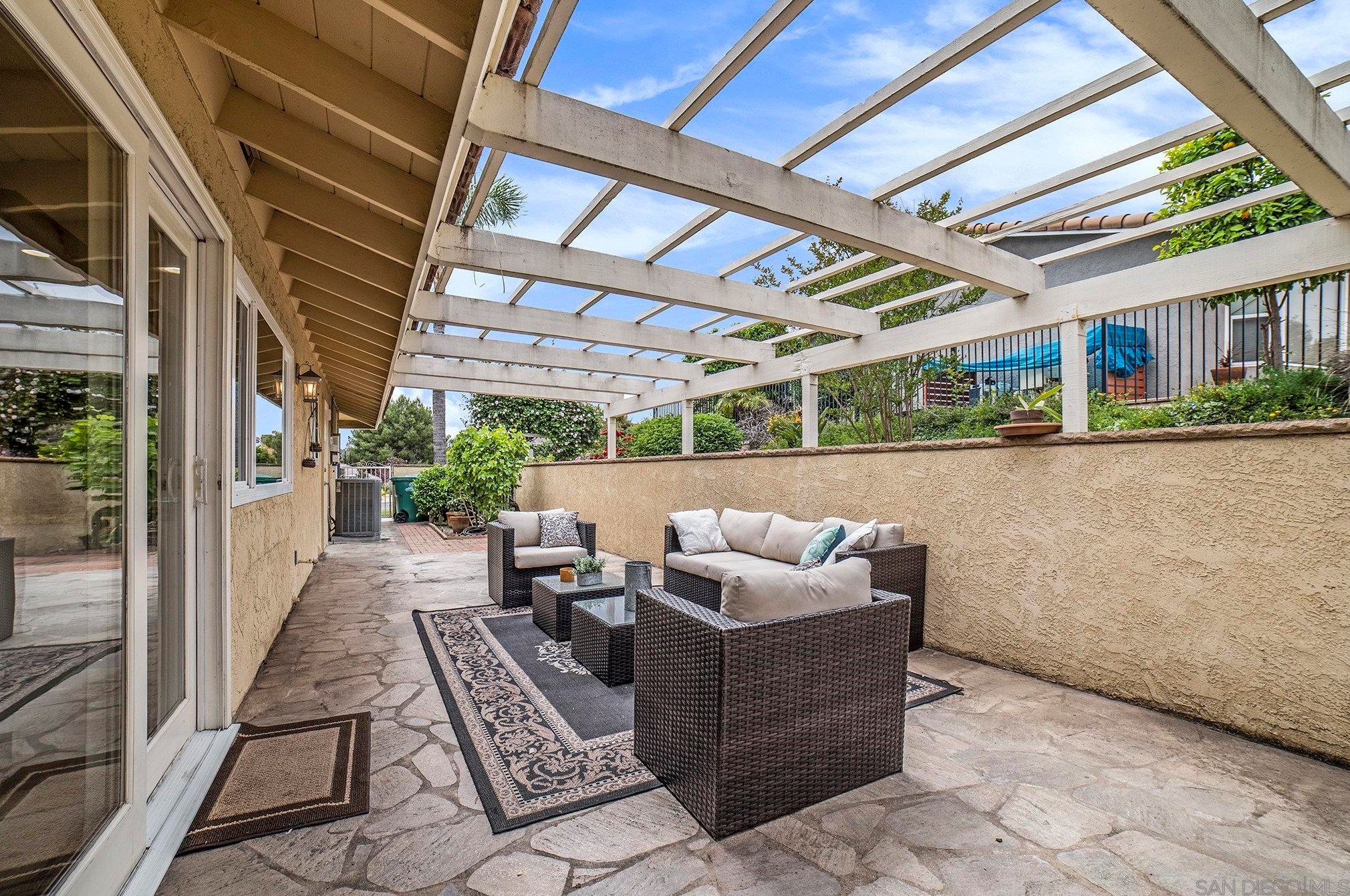 17321 Grandee Pl, San Diego CA 92128-2154 exterior