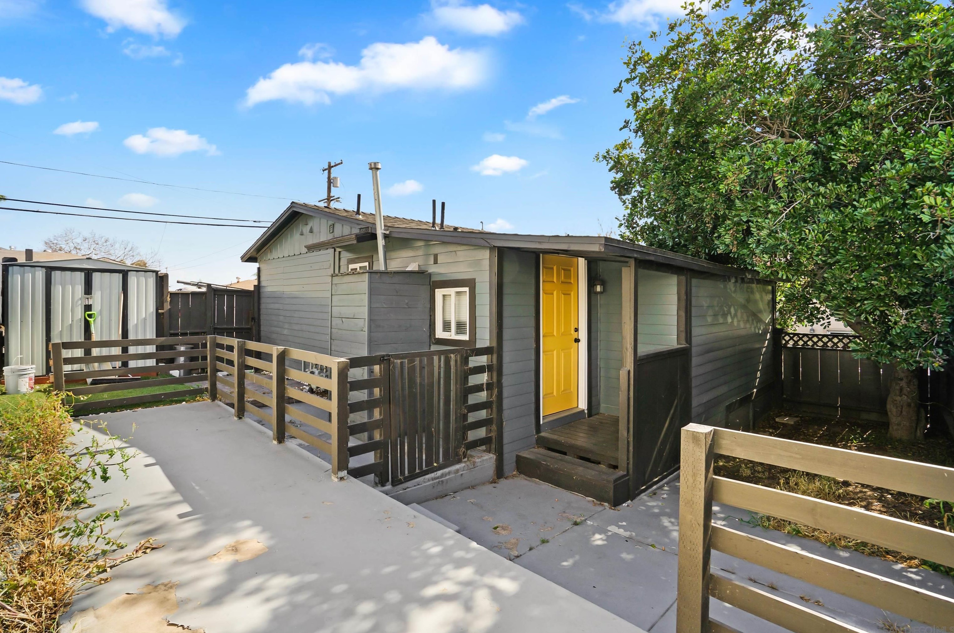 2743 Ridgeway Dr, National City CA  91950-7738 exterior