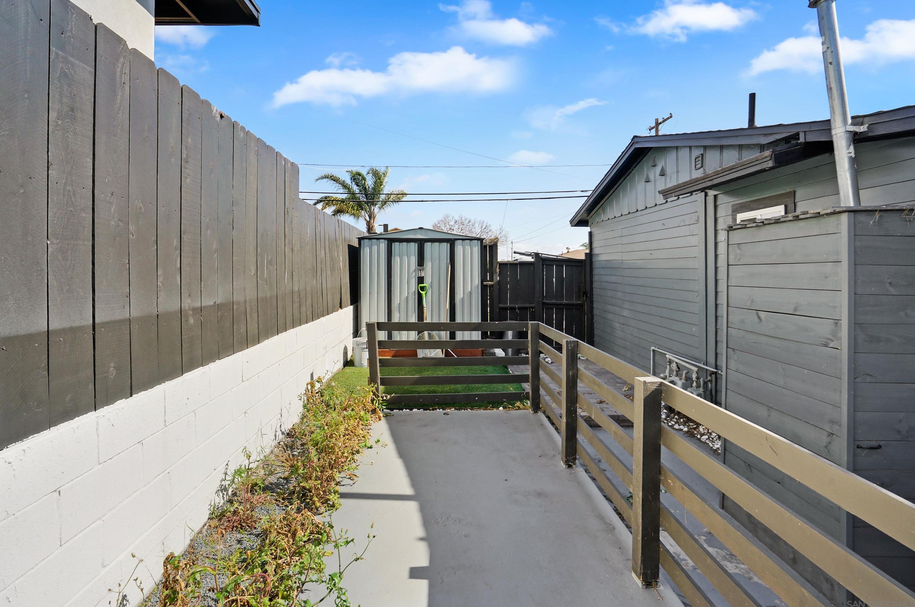 2743 Ridgeway Dr, National City CA  91950-7738 exterior