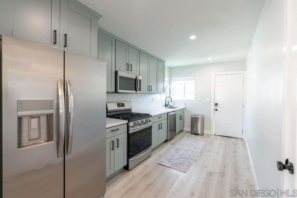 1671-75 Diamond St, San Diego CA exterior