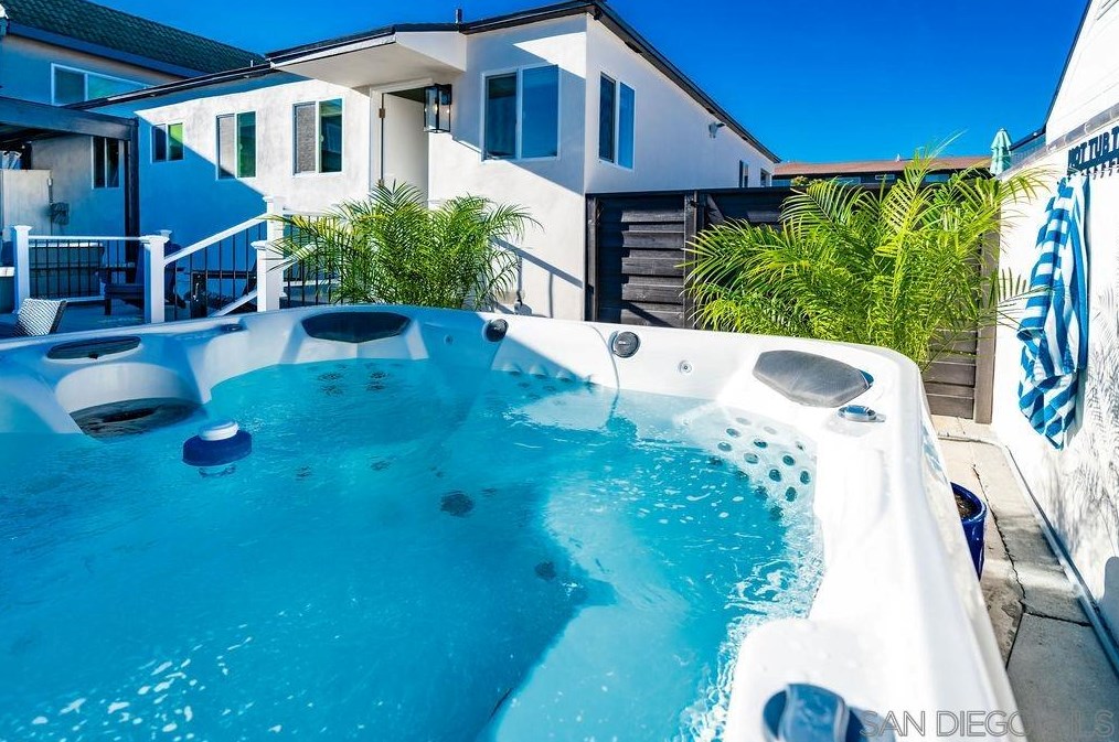 1671-75 Diamond St, San Diego CA exterior