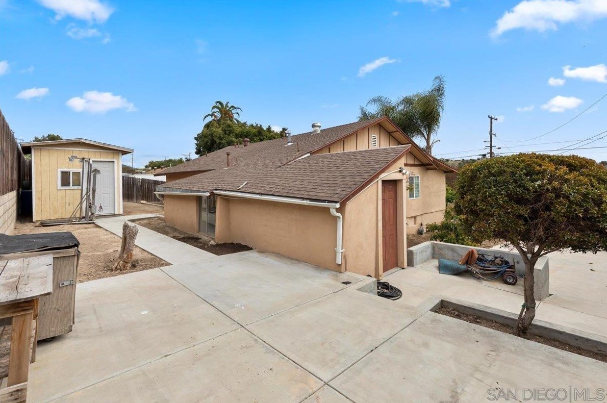 6210 Wunderlin Ave, San Diego CA  92114-2733 exterior