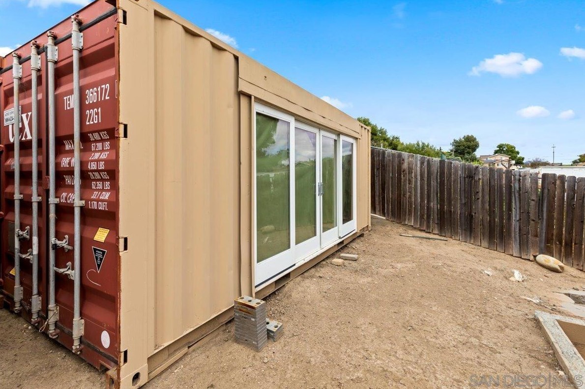 6210 Wunderlin Ave, San Diego CA  92114-2733 exterior