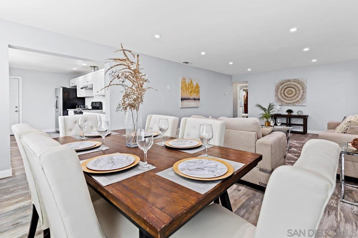 6210 Wunderlin Ave, San Diego CA  92114-2733 exterior