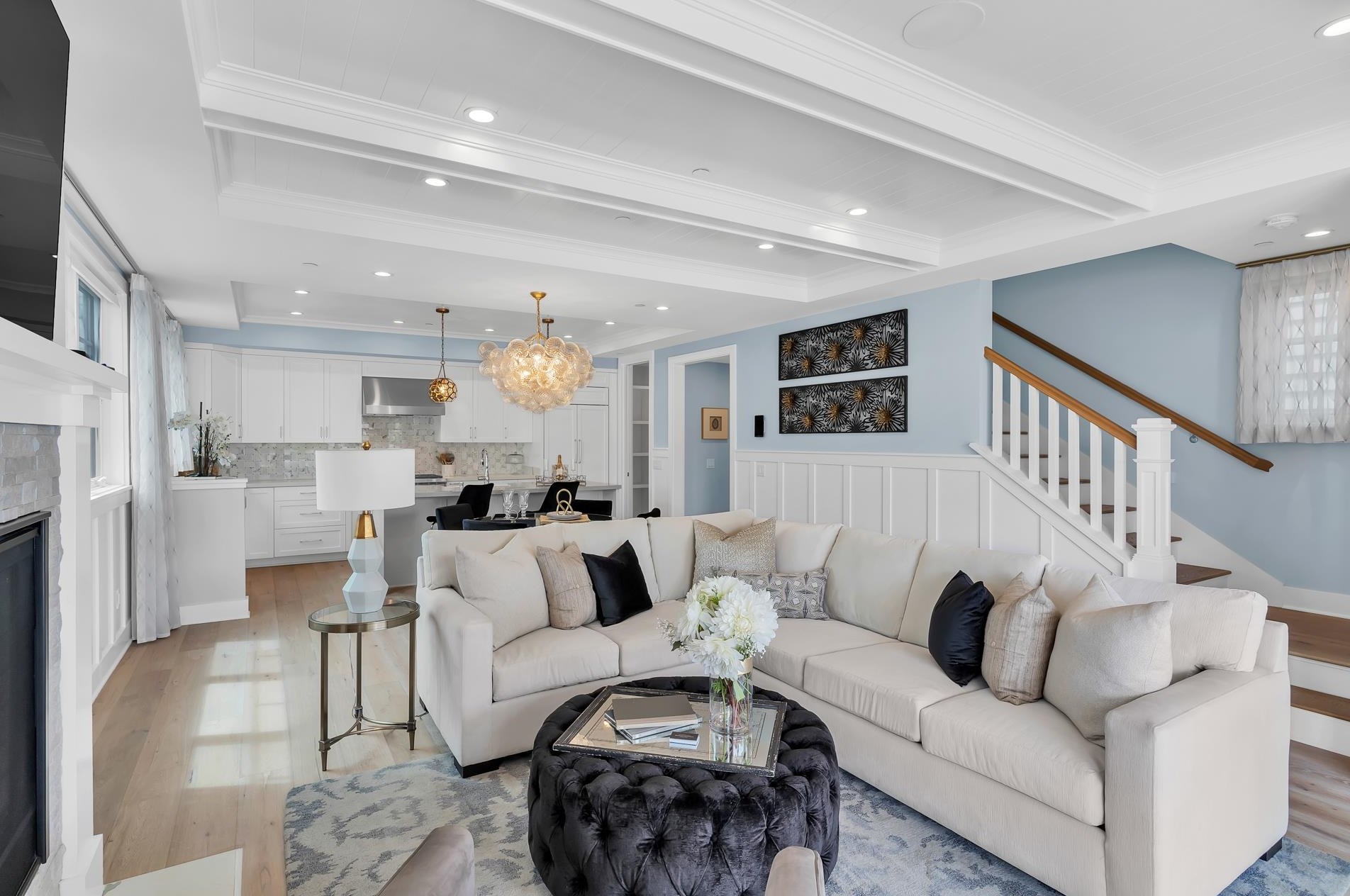 1119 9th St, San Diego CA 92118-2602 exterior