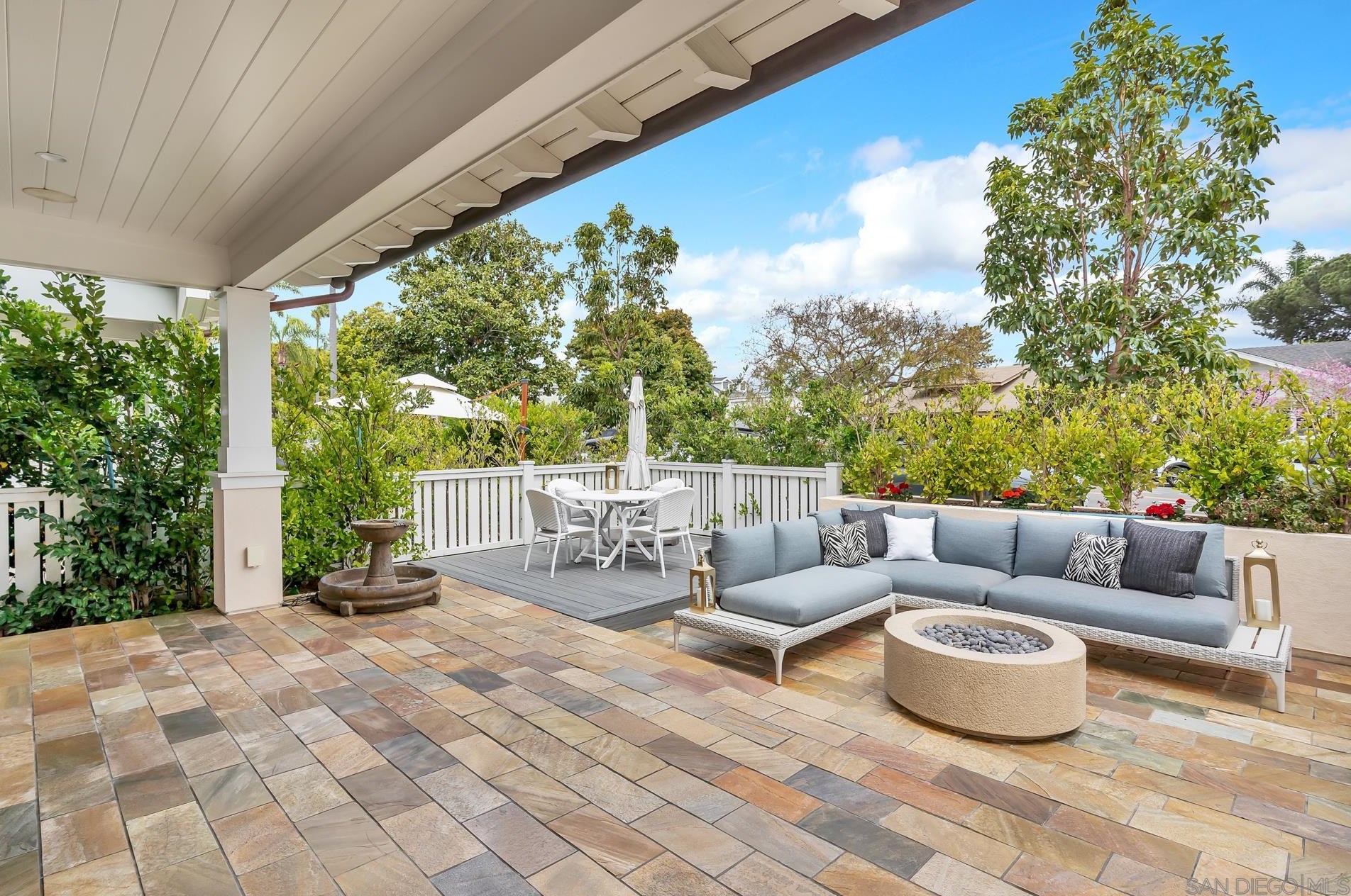 1119 9th St, San Diego CA 92118-2602 exterior