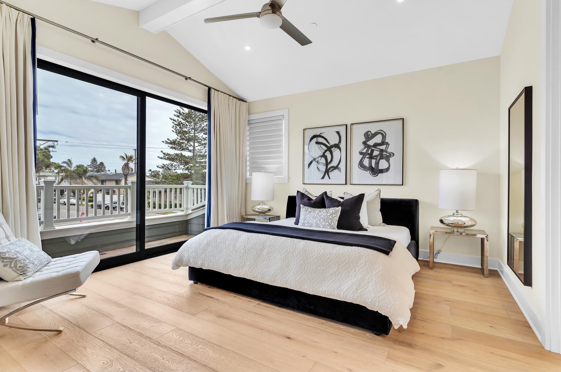 1119 9th St, San Diego CA 92118-2602 exterior