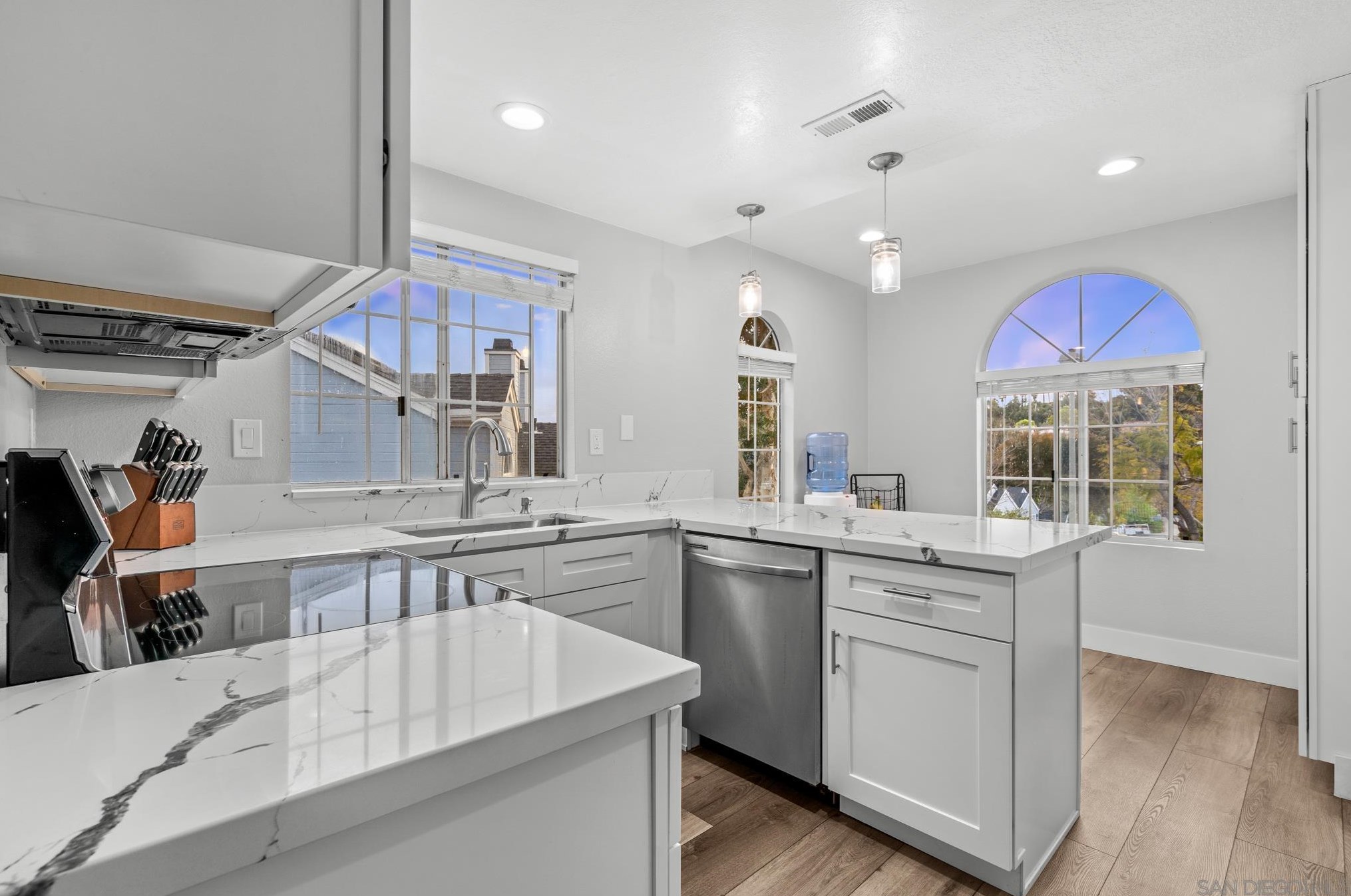 2058 Costa Vista Way, Oceanside CA  92054-6259 exterior