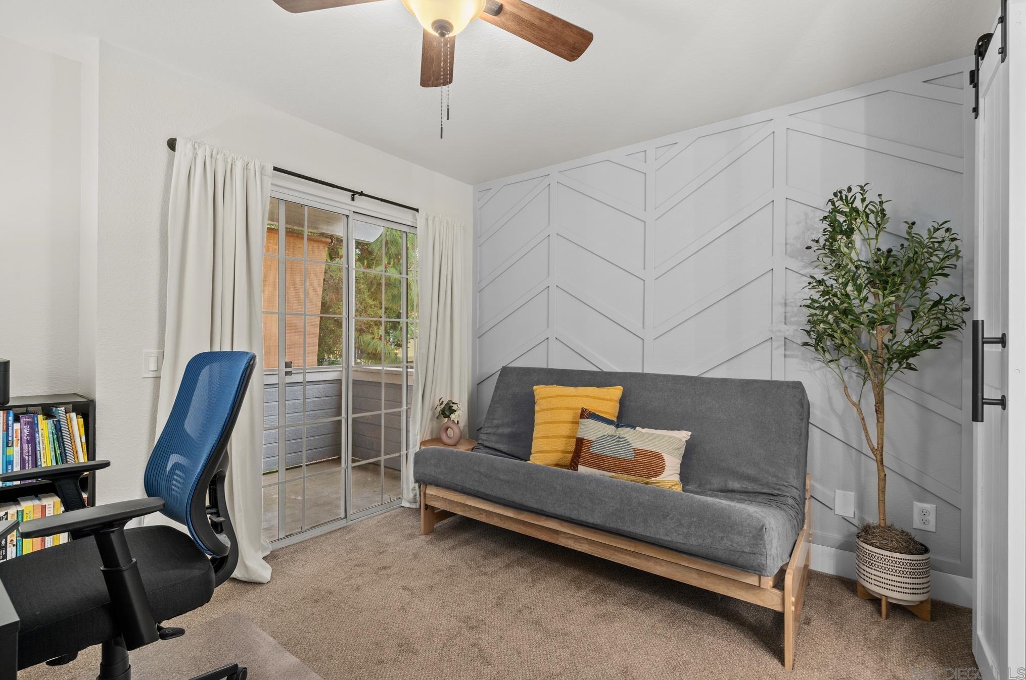 2058 Costa Vista Way, Oceanside CA  92054-6259 exterior