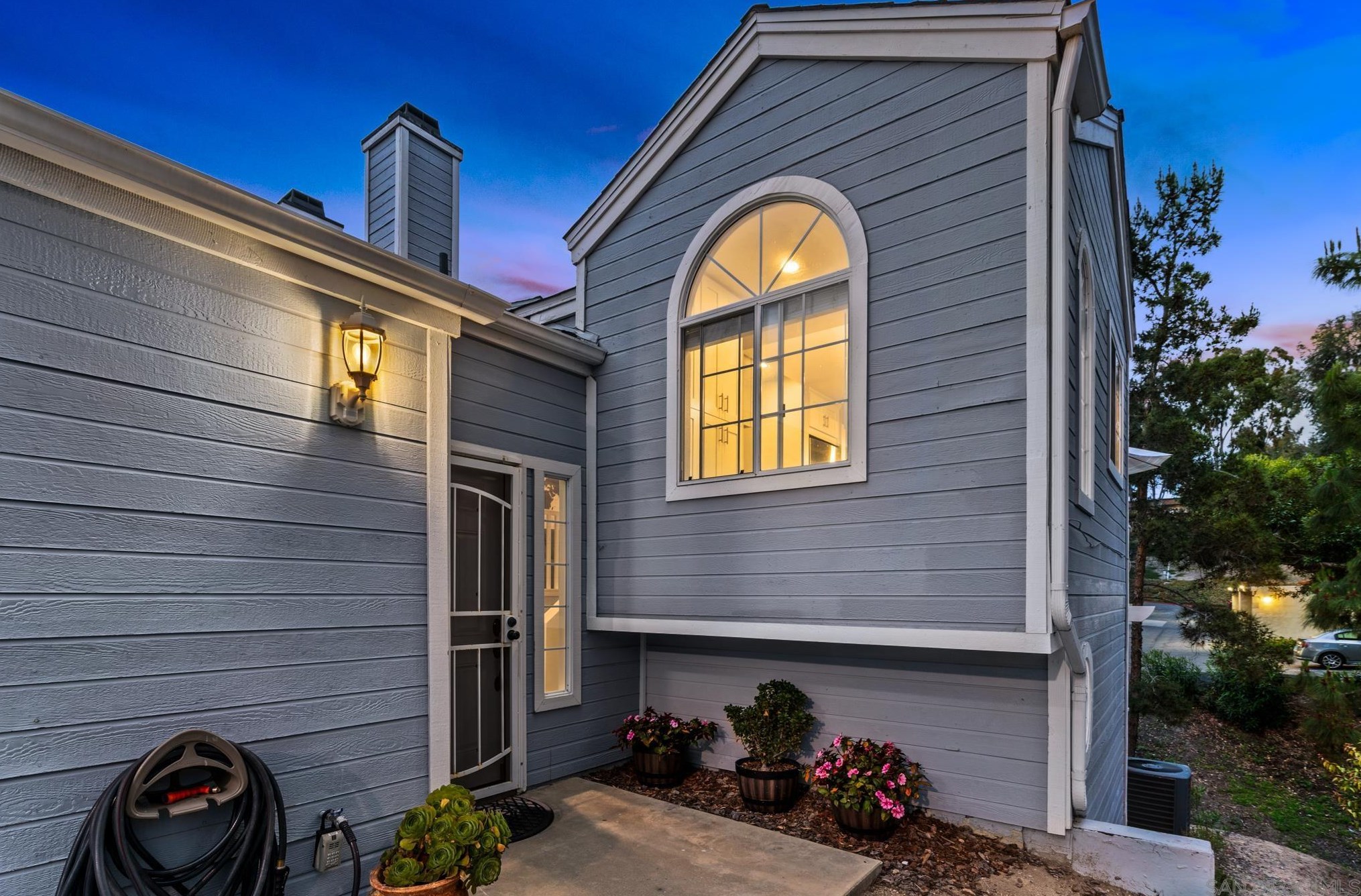 2058 Costa Vista Way, Oceanside CA  92054-6259 exterior