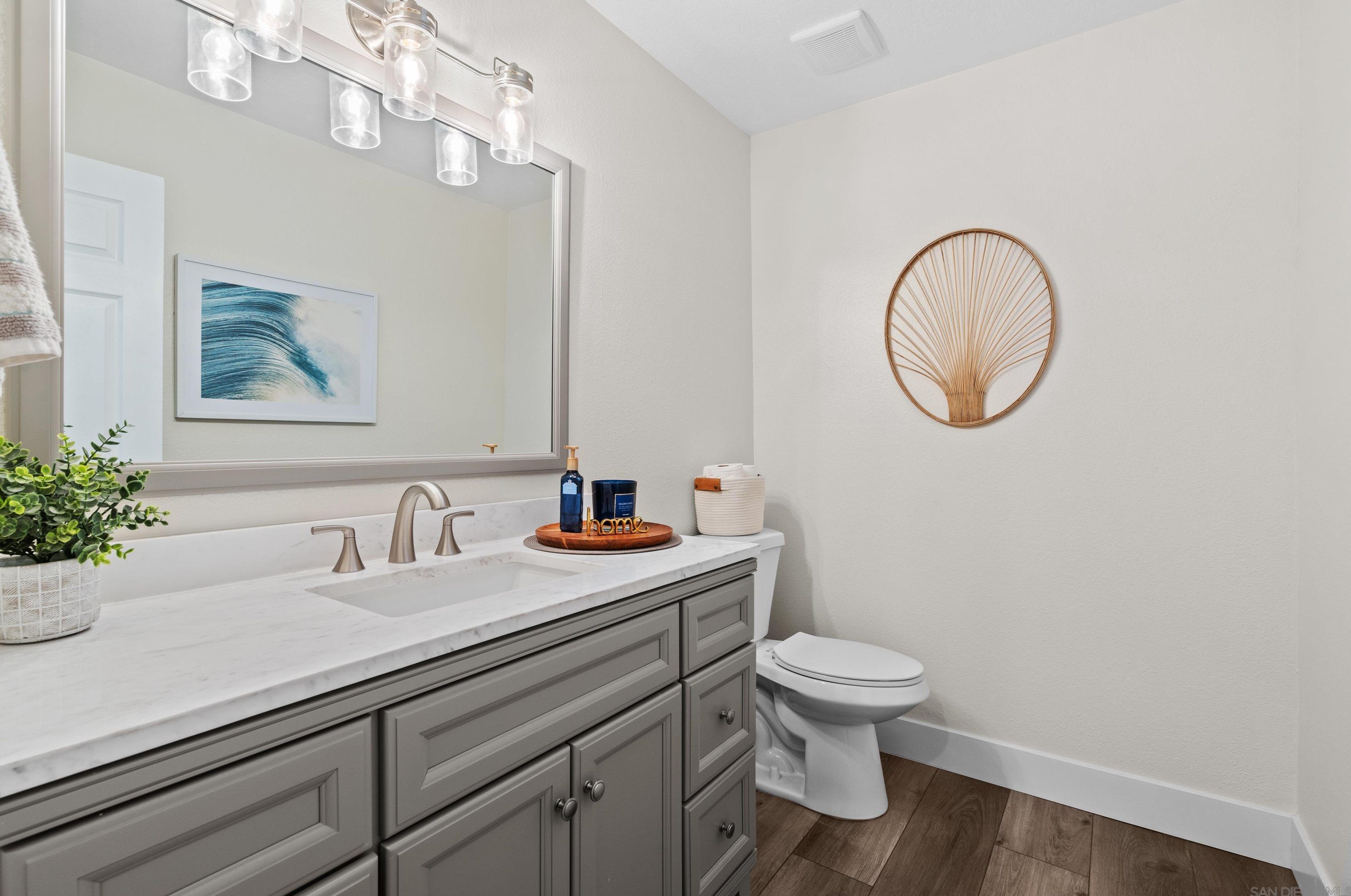 2058 Costa Vista Way, Oceanside CA  92054-6259 exterior