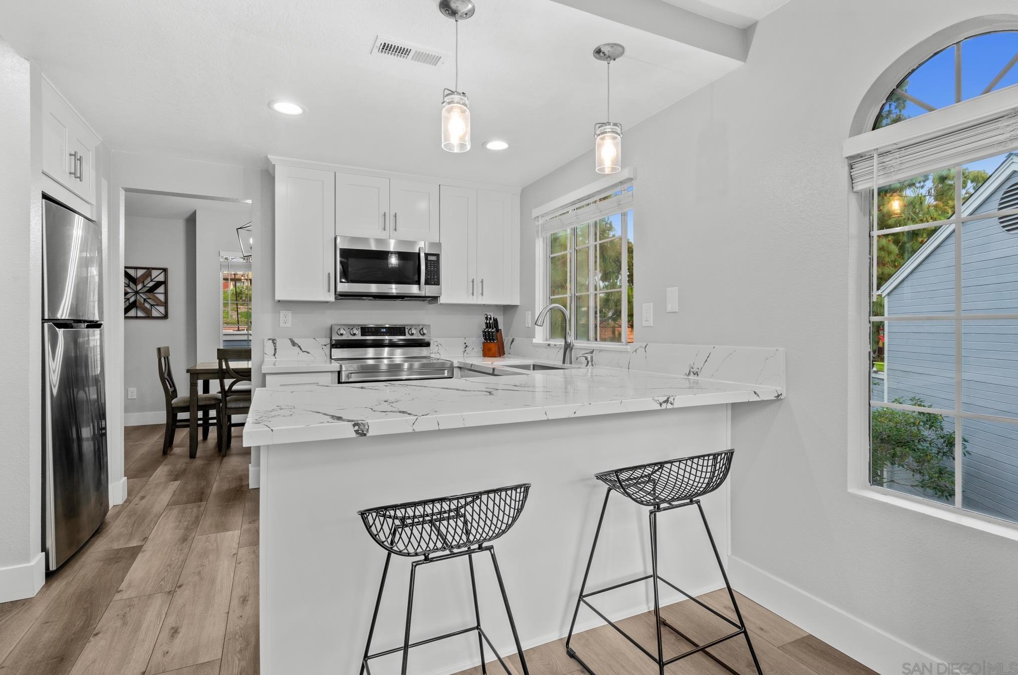2058 Costa Vista Way, Oceanside CA  92054-6259 exterior