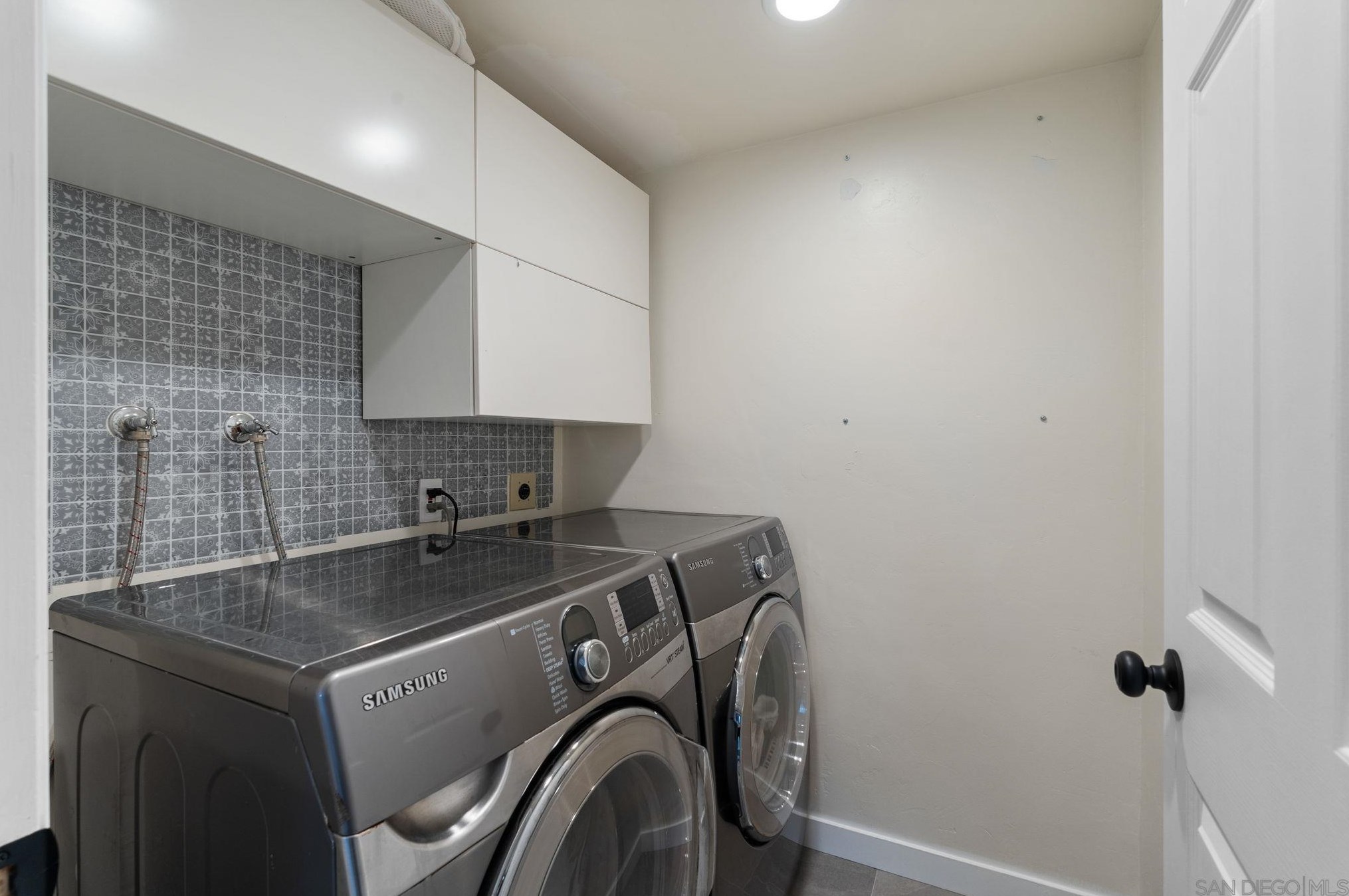 16345 Avenida Nobleza, San Diego CA  92128-3211 exterior