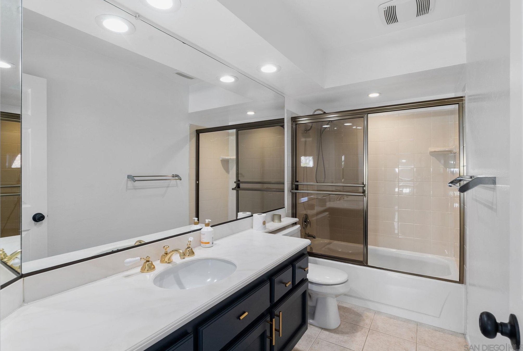 16345 Avenida Nobleza, San Diego CA  92128-3211 exterior