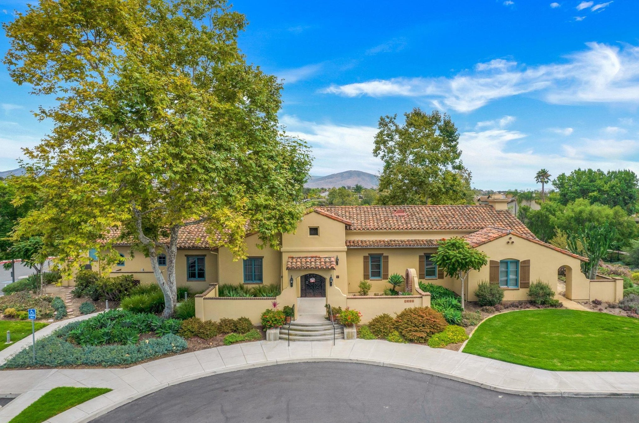 1288 Long View Dr, Chula Vista CA  91915-1661 exterior