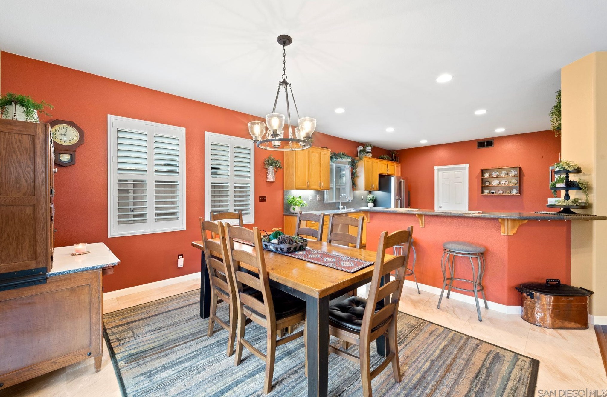 1288 Long View Dr, Chula Vista CA  91915-1661 exterior