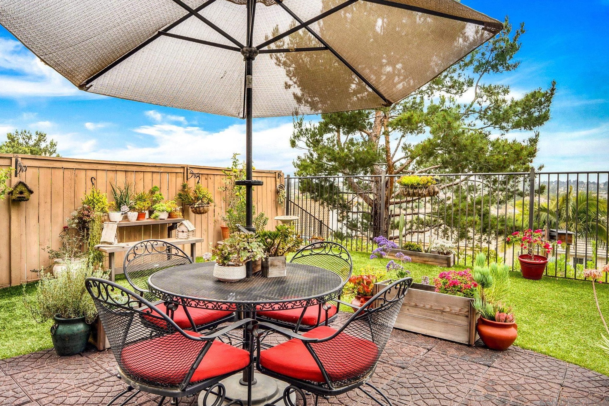 1288 Long View Dr, Chula Vista CA  91915-1661 exterior