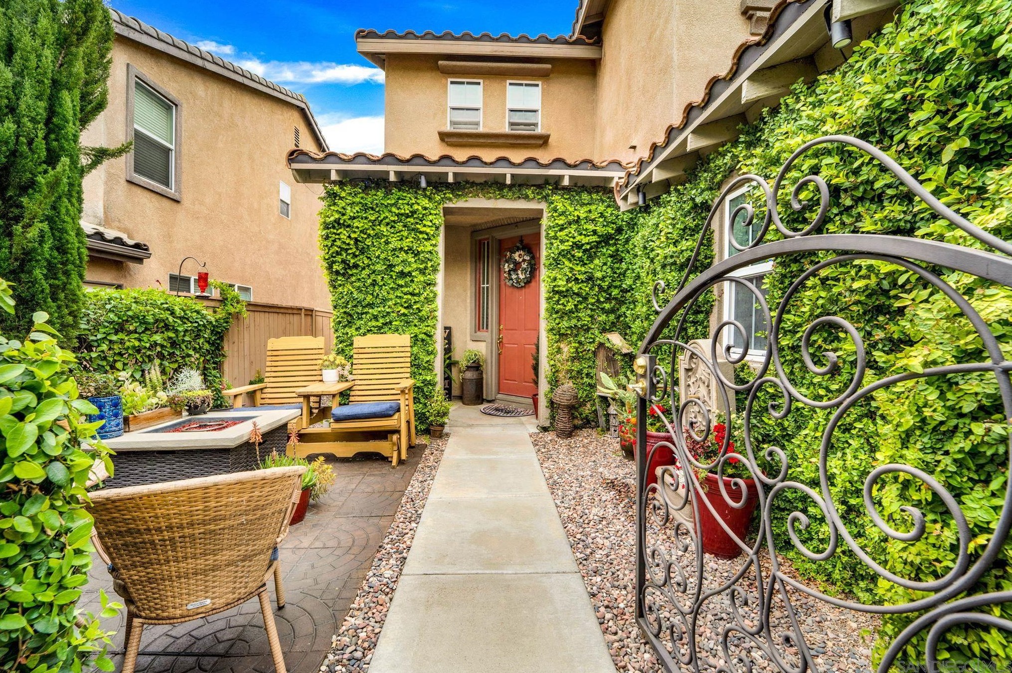 1288 Long View Dr, Chula Vista CA  91915-1661 exterior