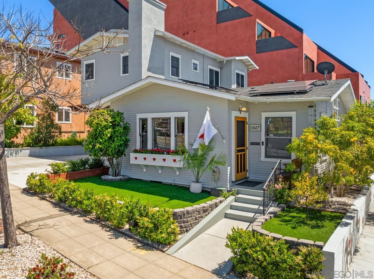 2527 Meade Ave, San Diego CA  92116-2951 exterior