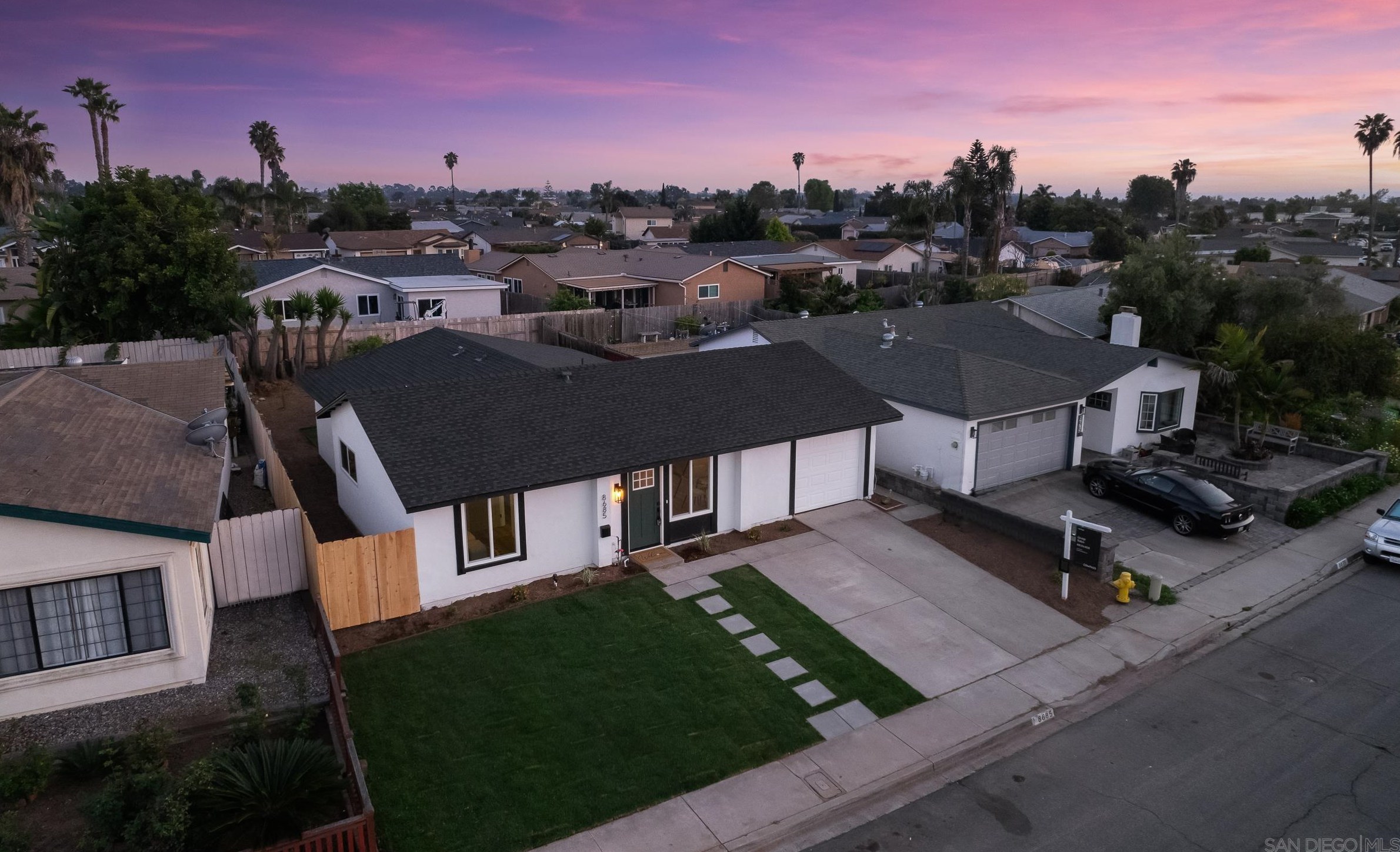 8685 Hebrides Dr, San Diego CA 92126-3314 exterior