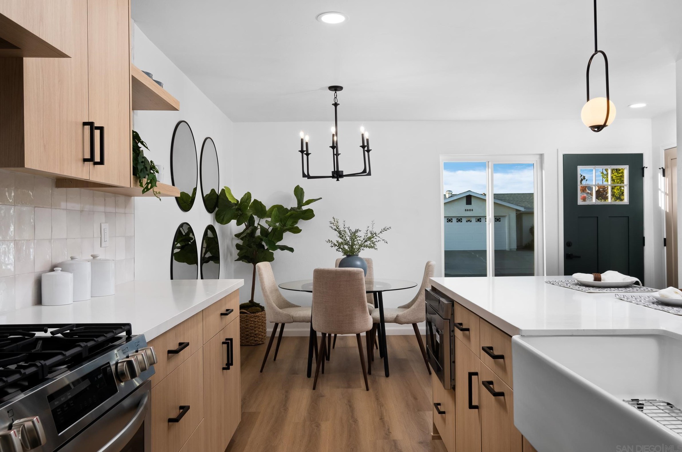 8685 Hebrides Dr, San Diego CA 92126-3314 exterior