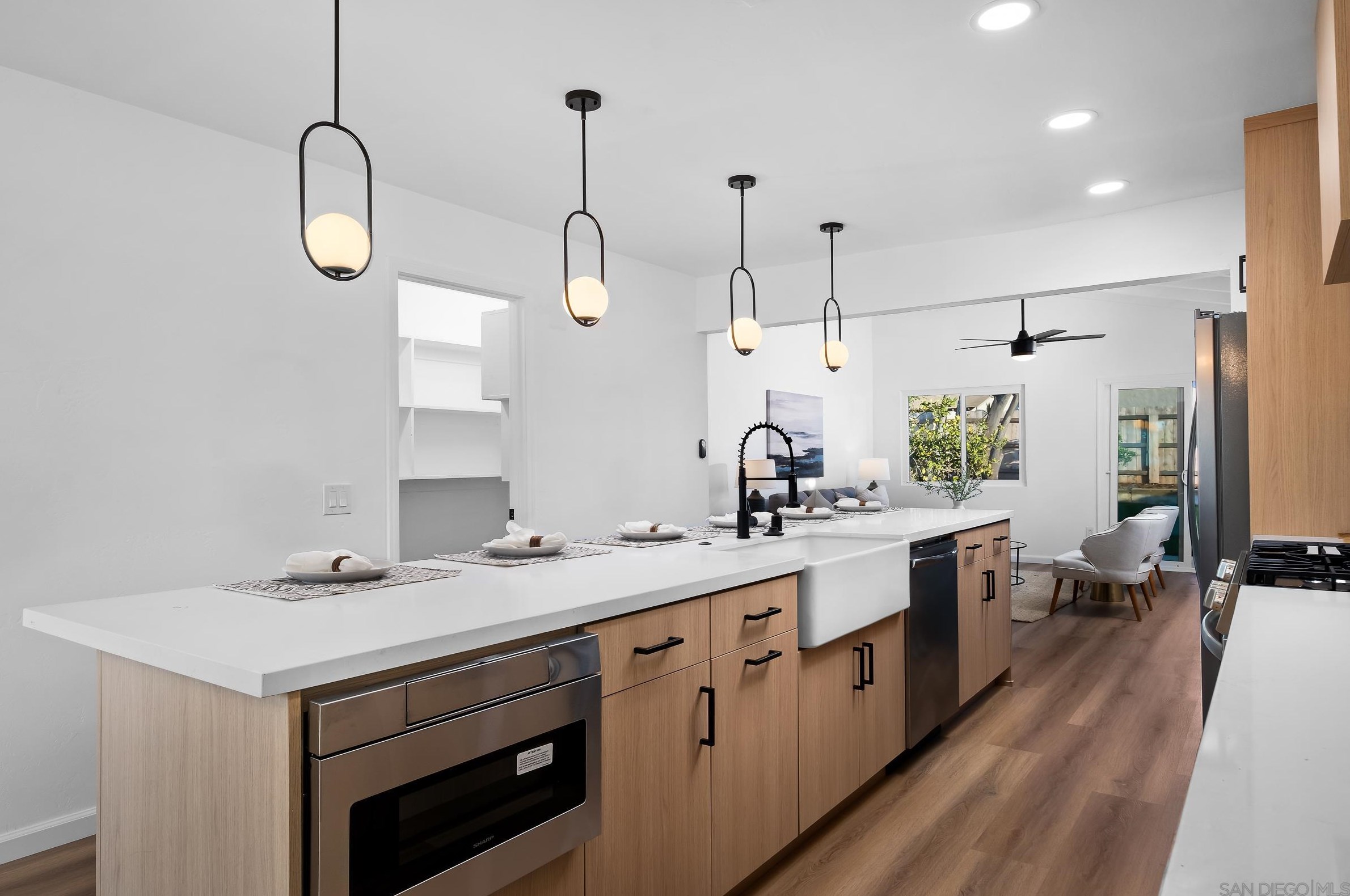 8685 Hebrides Dr, San Diego CA 92126-3314 exterior