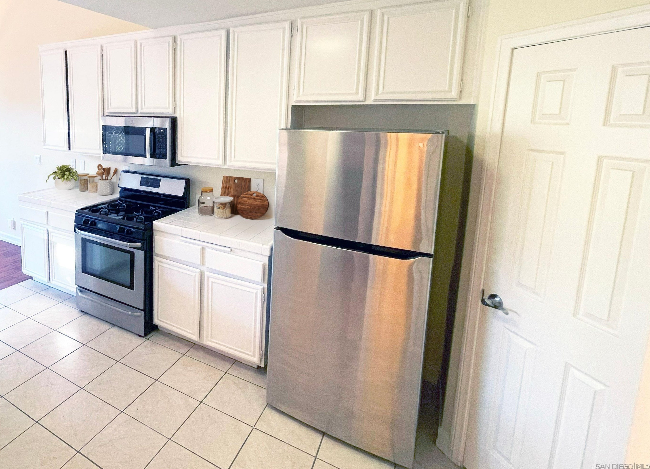 4571 54 St, San Diego CA 92105-3704 exterior