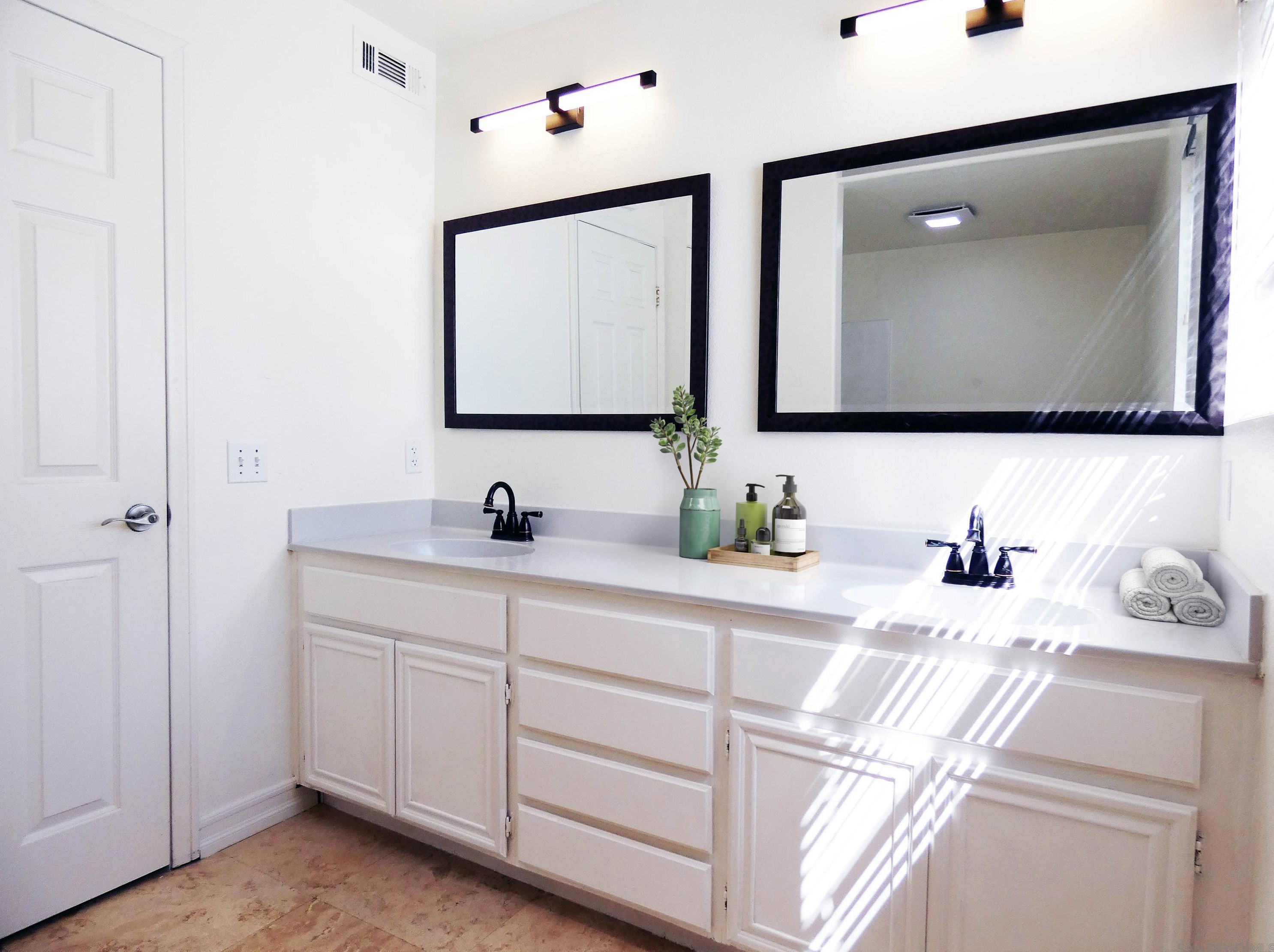 4571 54 St, San Diego CA 92105-3704 exterior