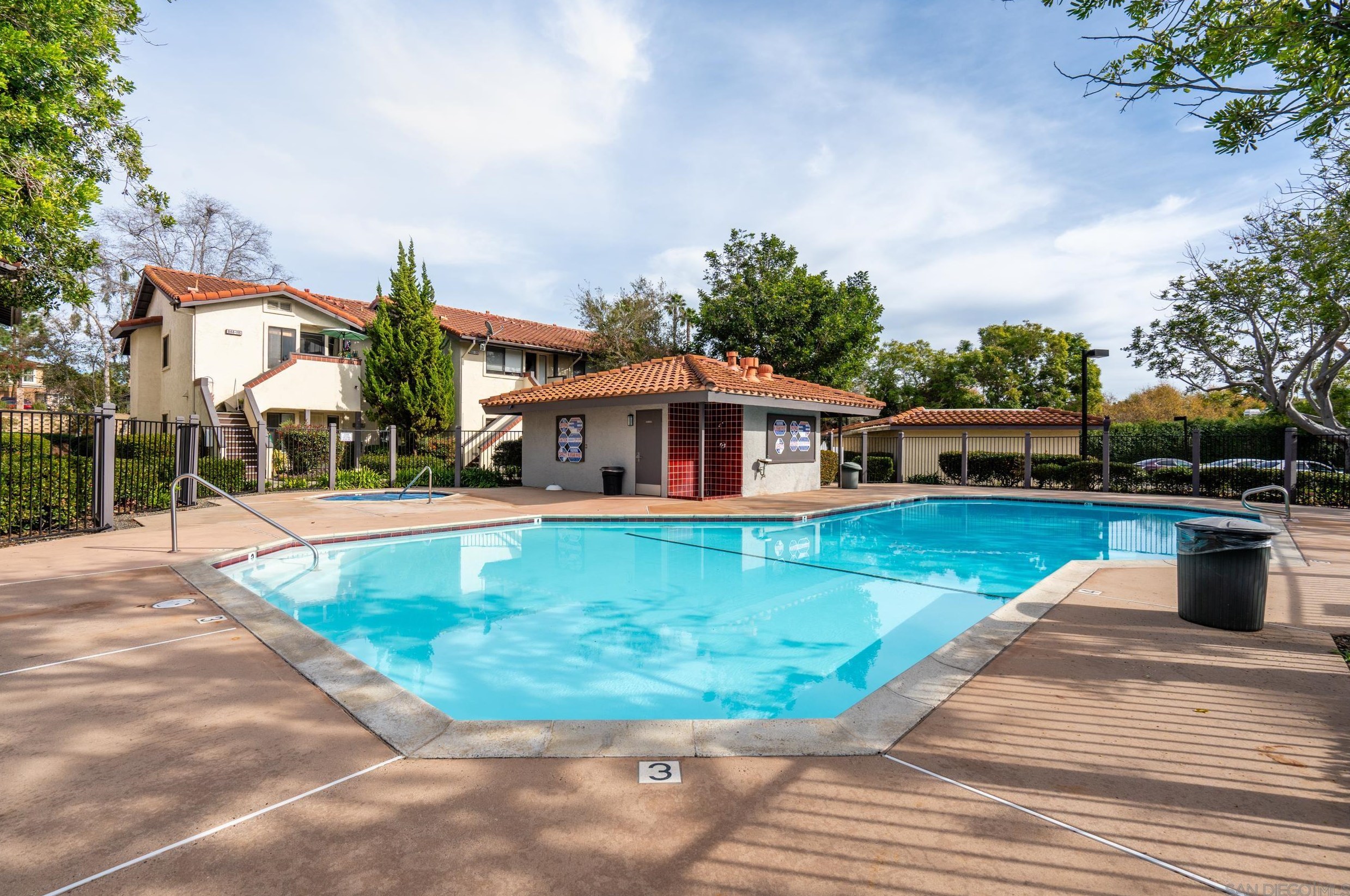 944 Lupine Hills Dr, Vista CA  92081-5364 exterior