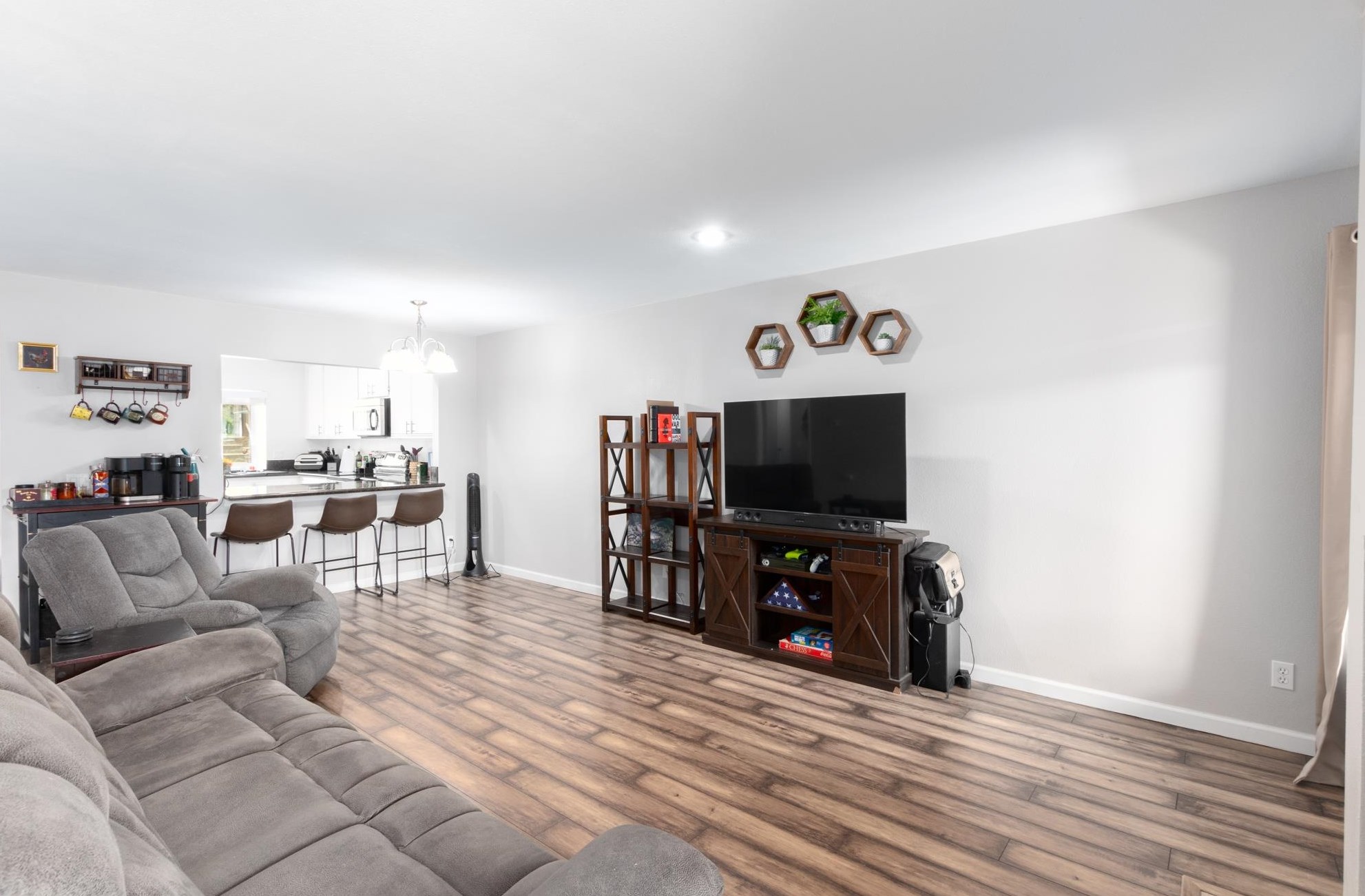 1634 Pala Lake Dr, Fallbrook CA  92028-4911 exterior
