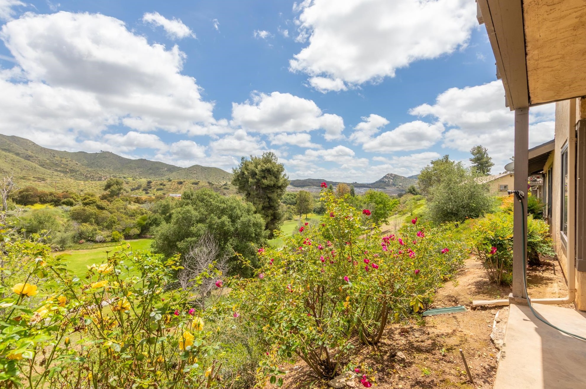 1634 Pala Lake Dr, Fallbrook CA  92028-4911 exterior