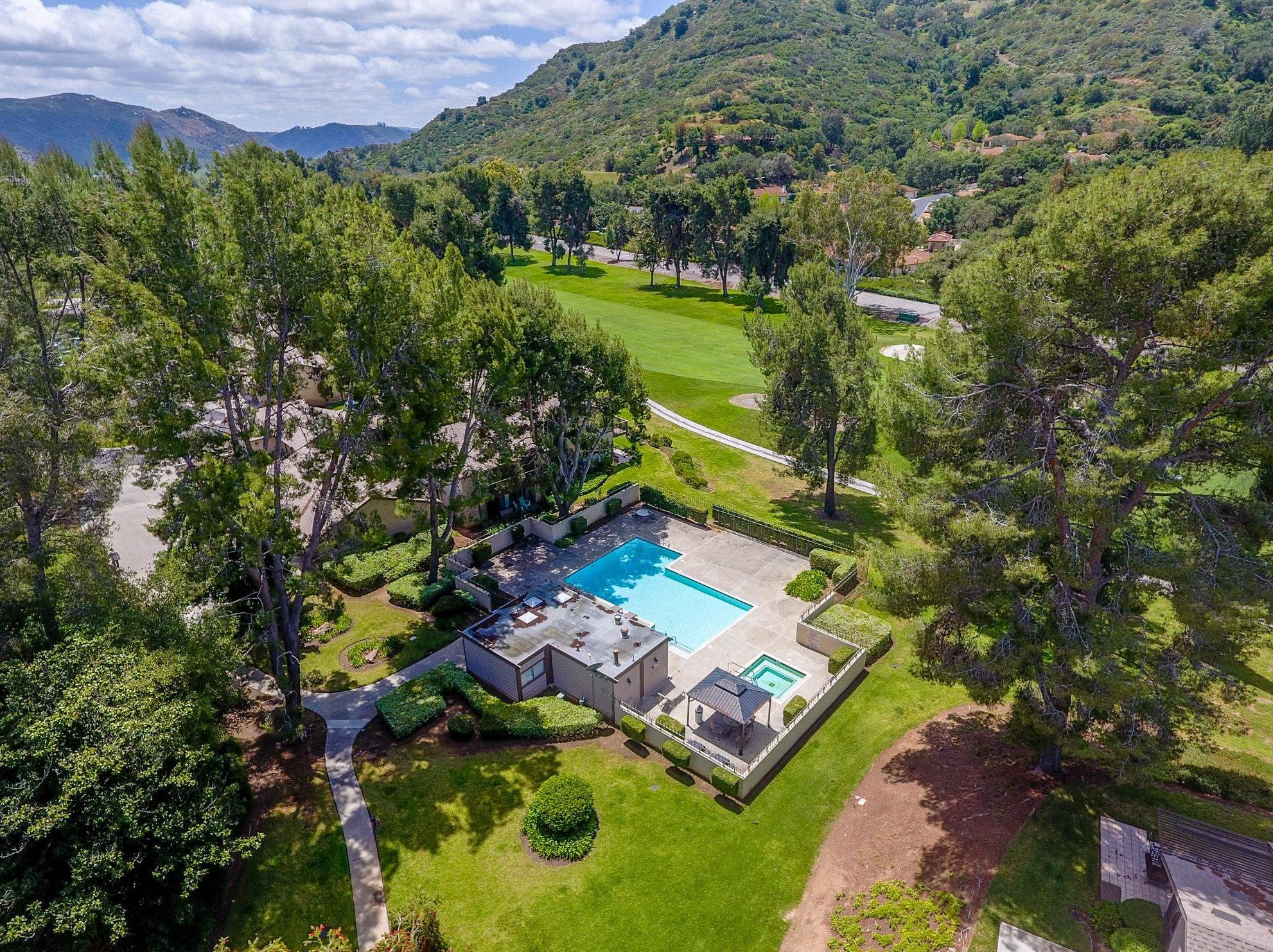 1634 Pala Lake Dr, Fallbrook CA  92028-4911 exterior