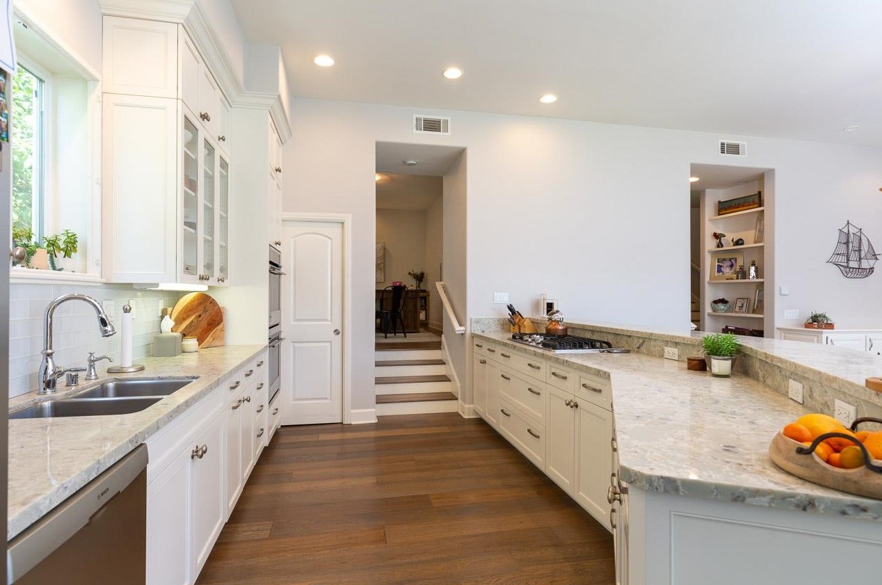 629 Adella Ln, San Diego CA 92118-2210 exterior